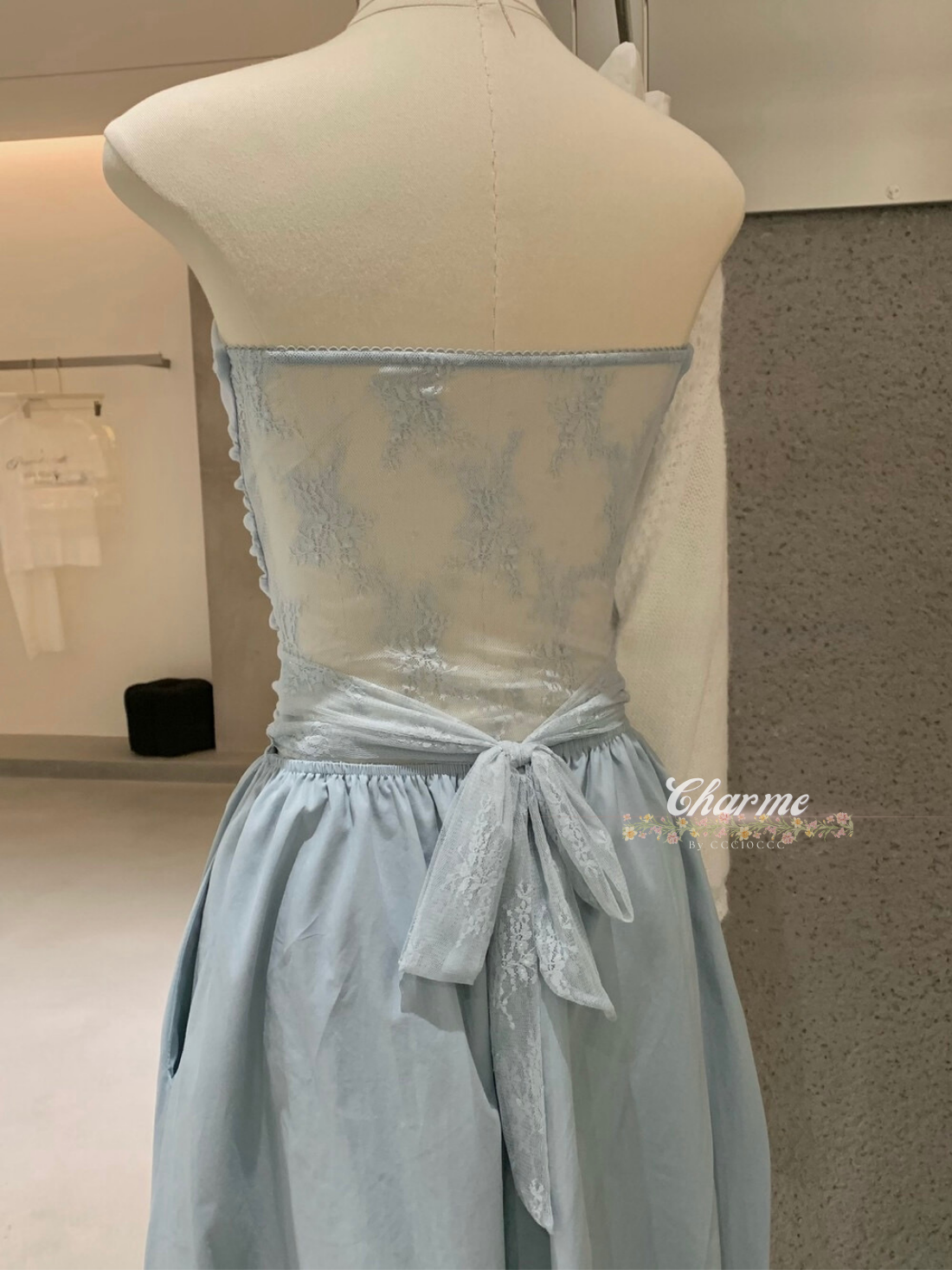 Amora Lace Dress (Padded)