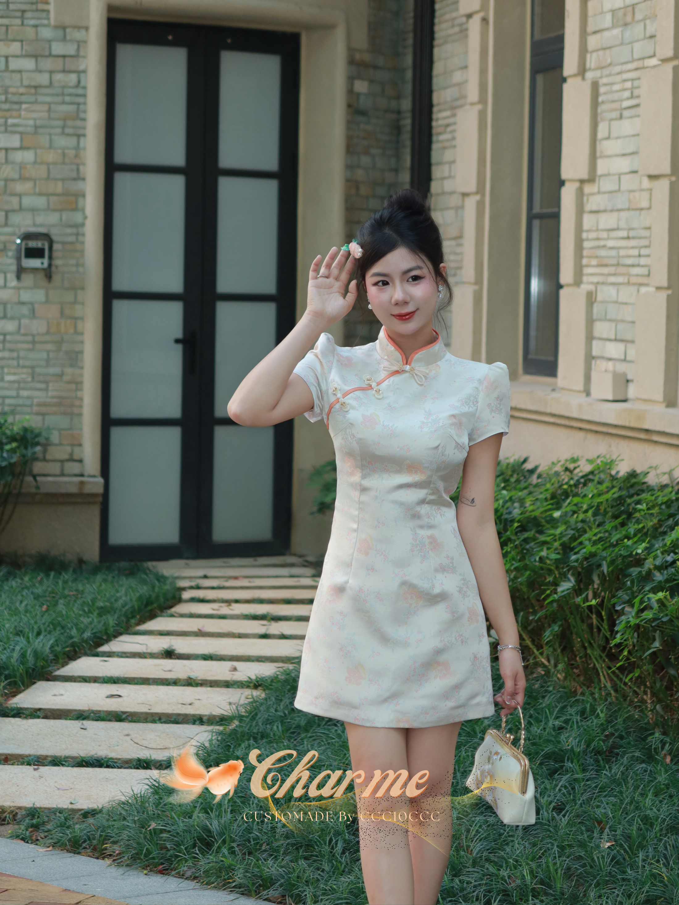 Gleam Qipao 锦鲤 · 旗袍