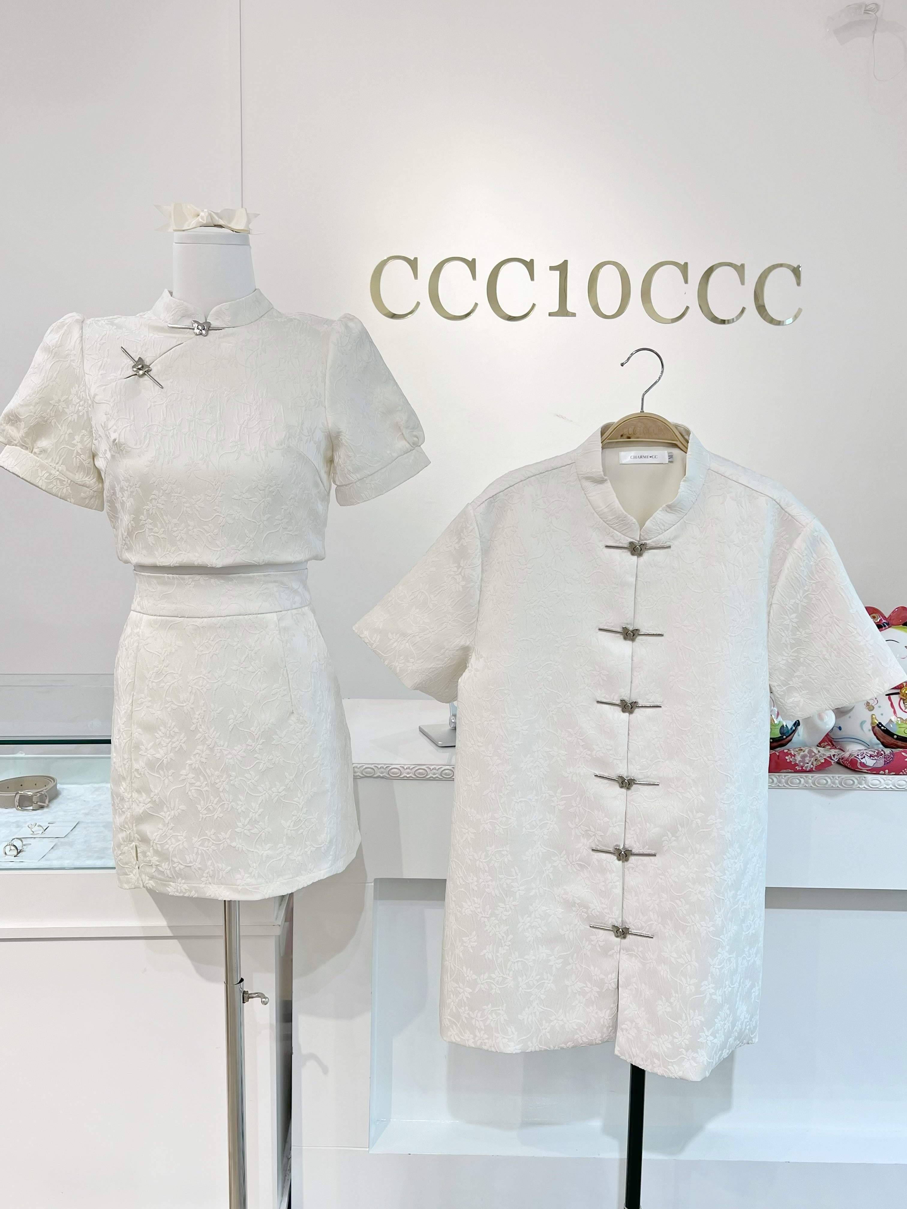 Ying 盈千 · 唐装 (Pearl)