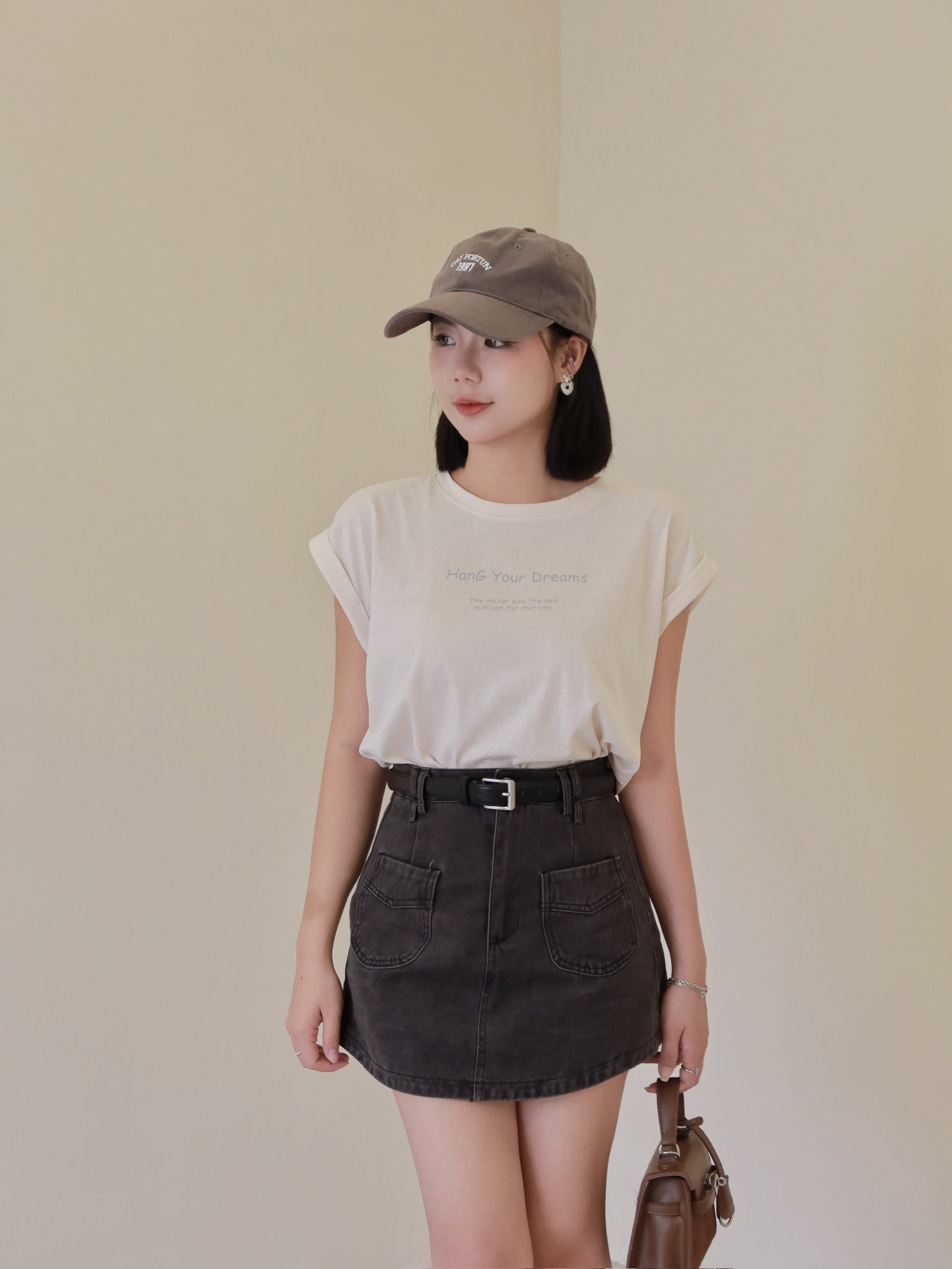 𝘾𝙃𝘼𝙍𝙈𝙀 Luna Skirt 弯月裙 🌙 (Beige)