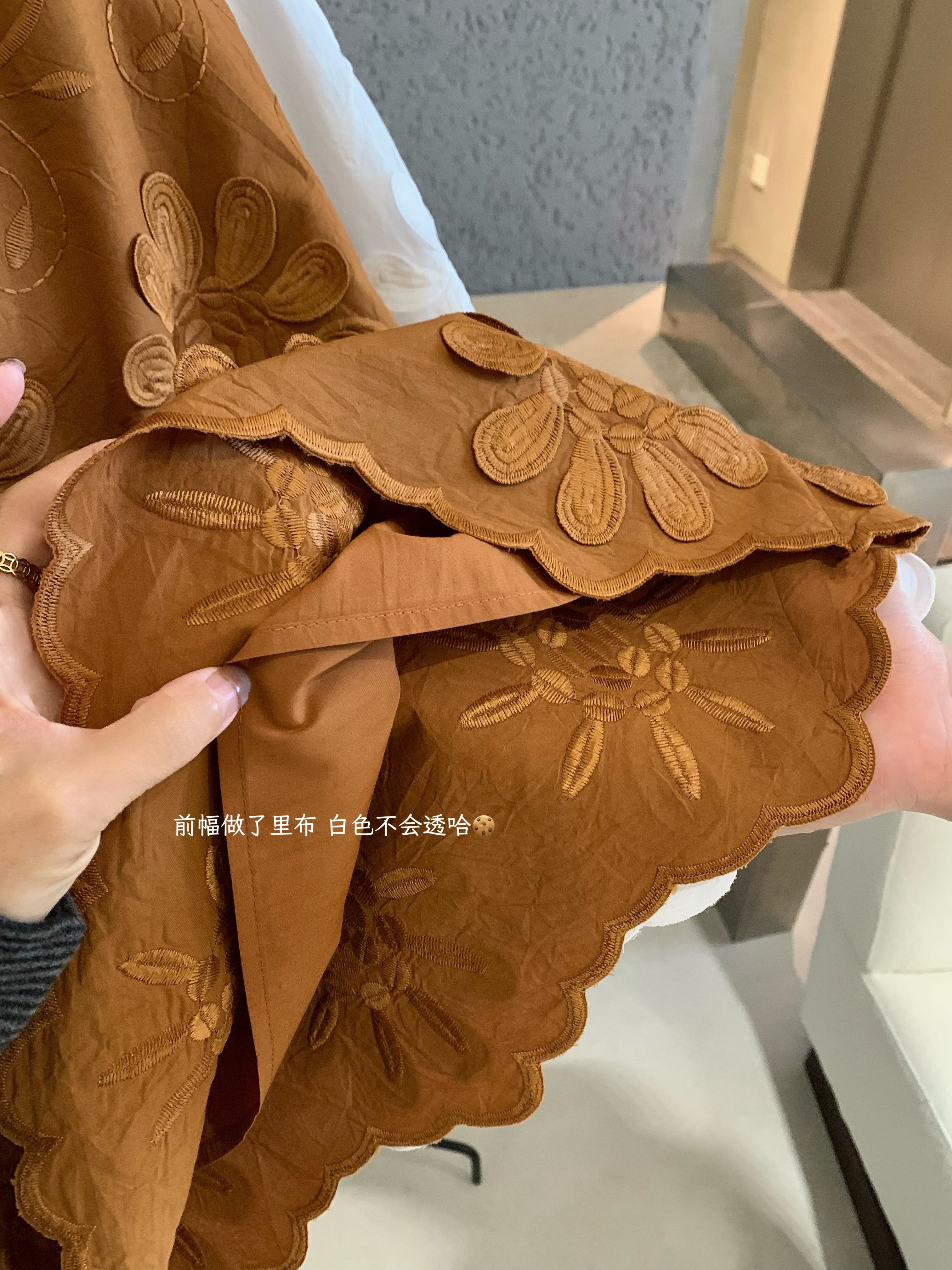 W8773 立体花复古感长版上衣