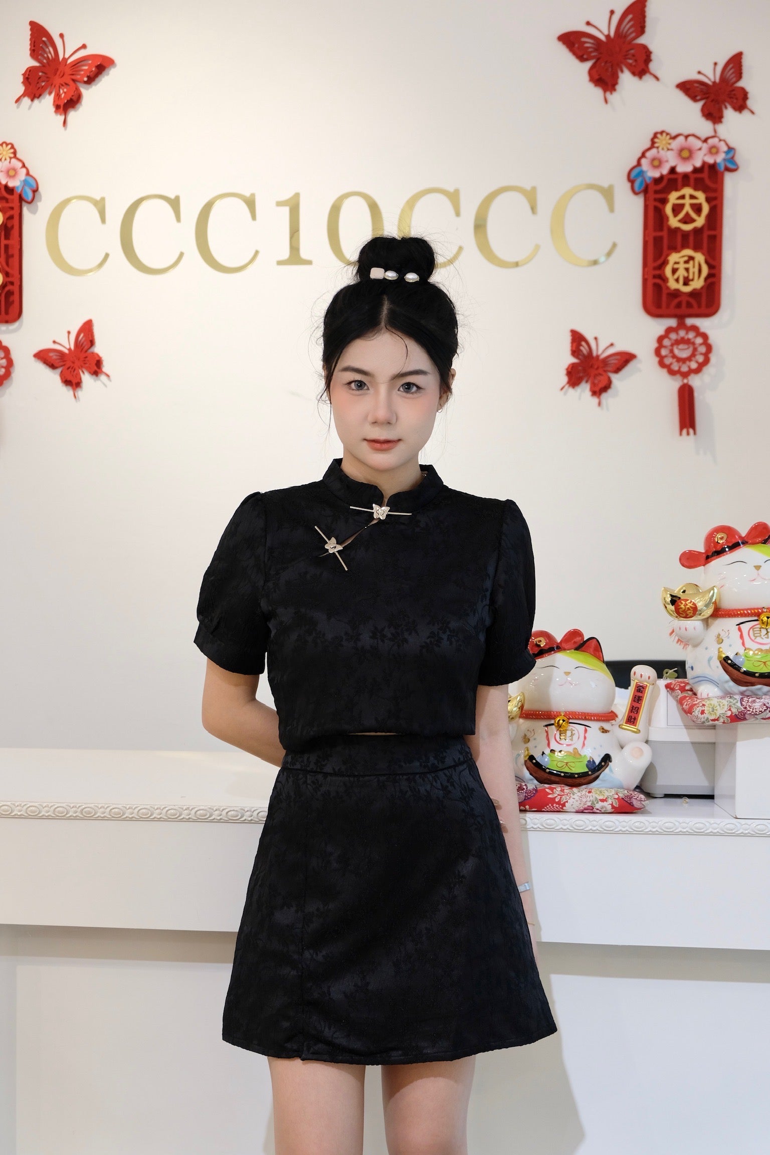 Ying 盈千 · 旗袍 (Black)