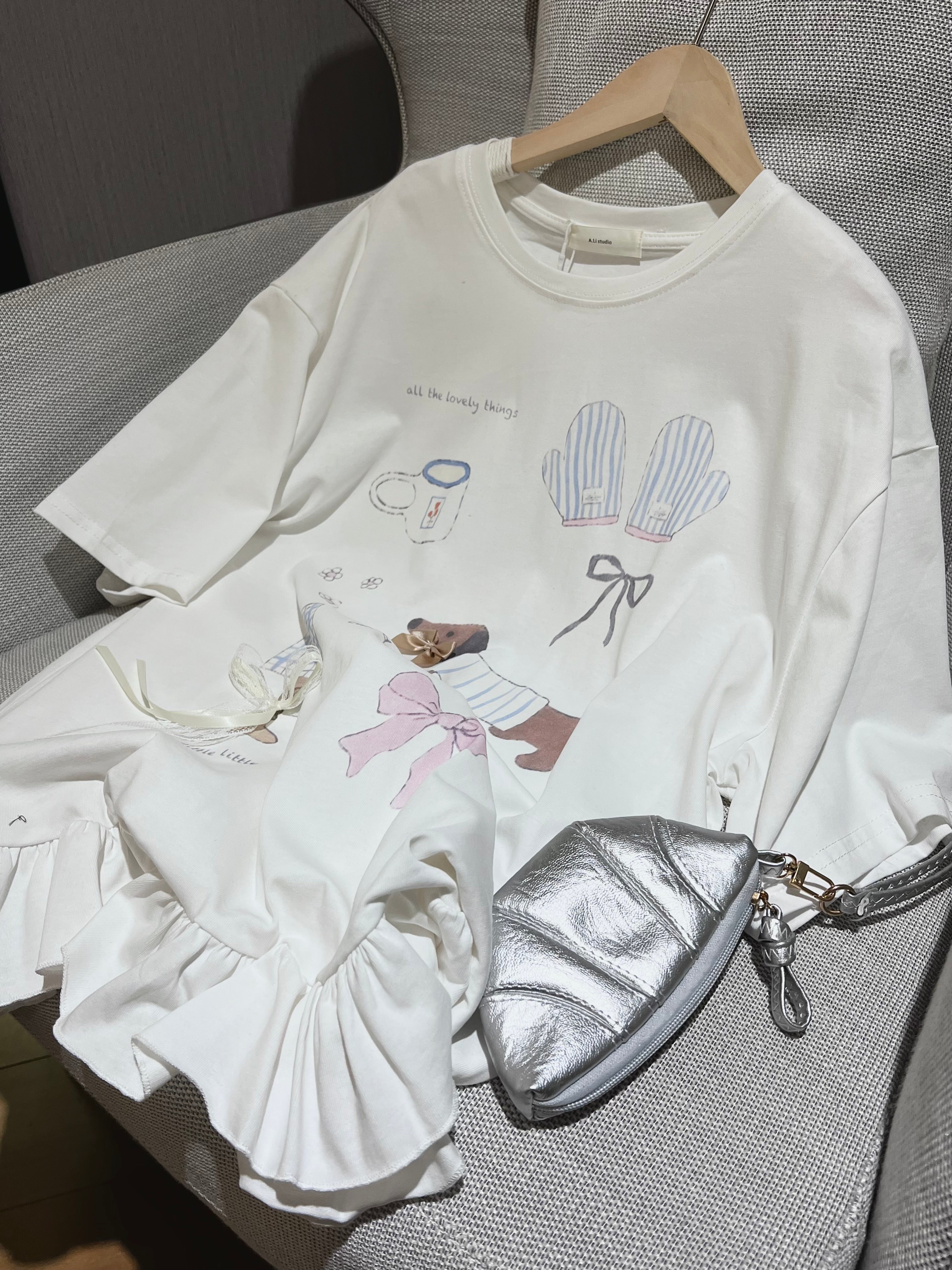 cute dog over size t