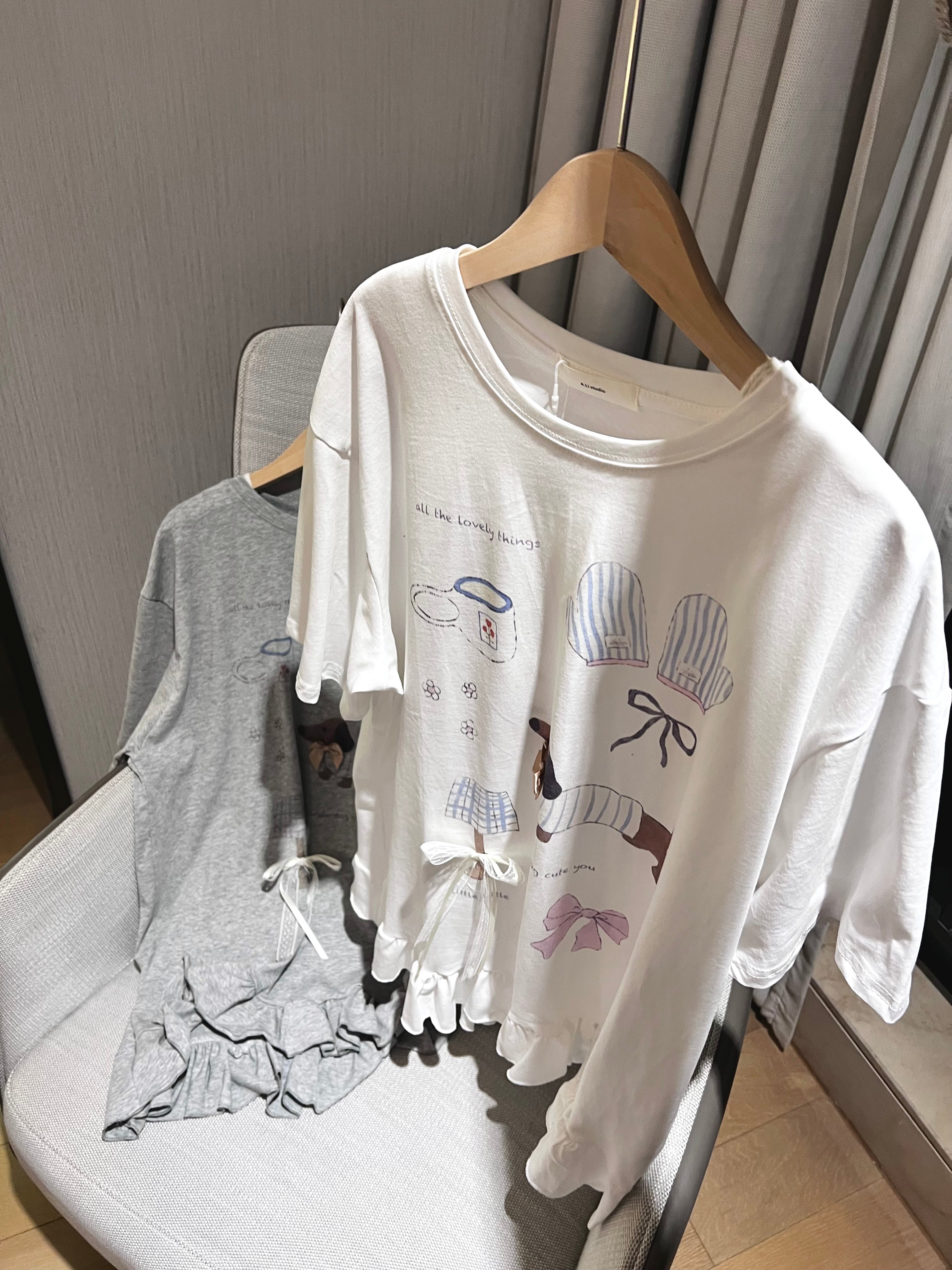 cute dog over size t