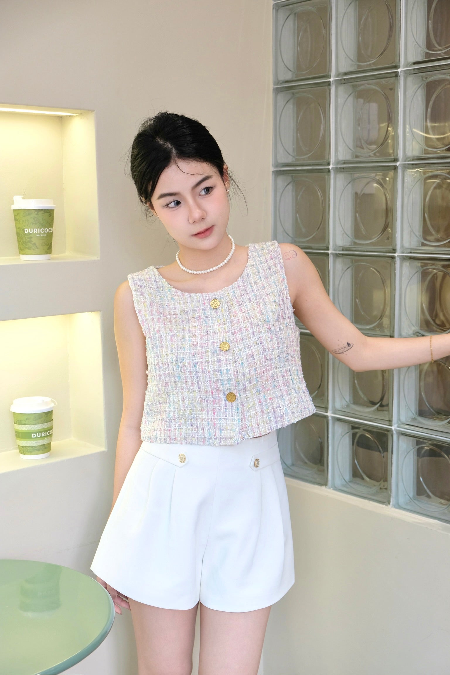 ๐พ๐๐ผ๐๐๐ ๐๐ช๐๐ป๐ช๐ท๐ฌ๐ฎ in White