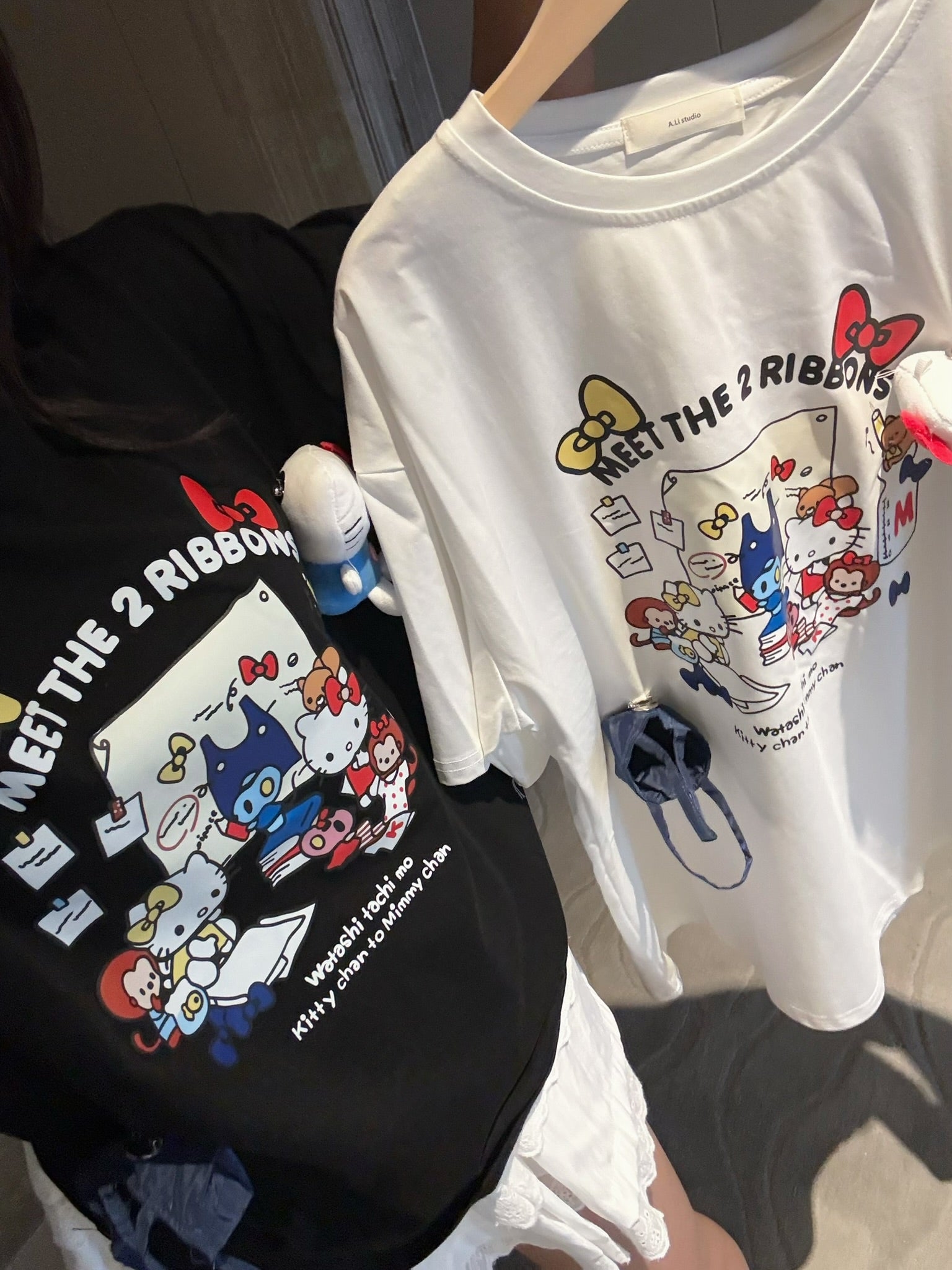 Kitty ribbons T