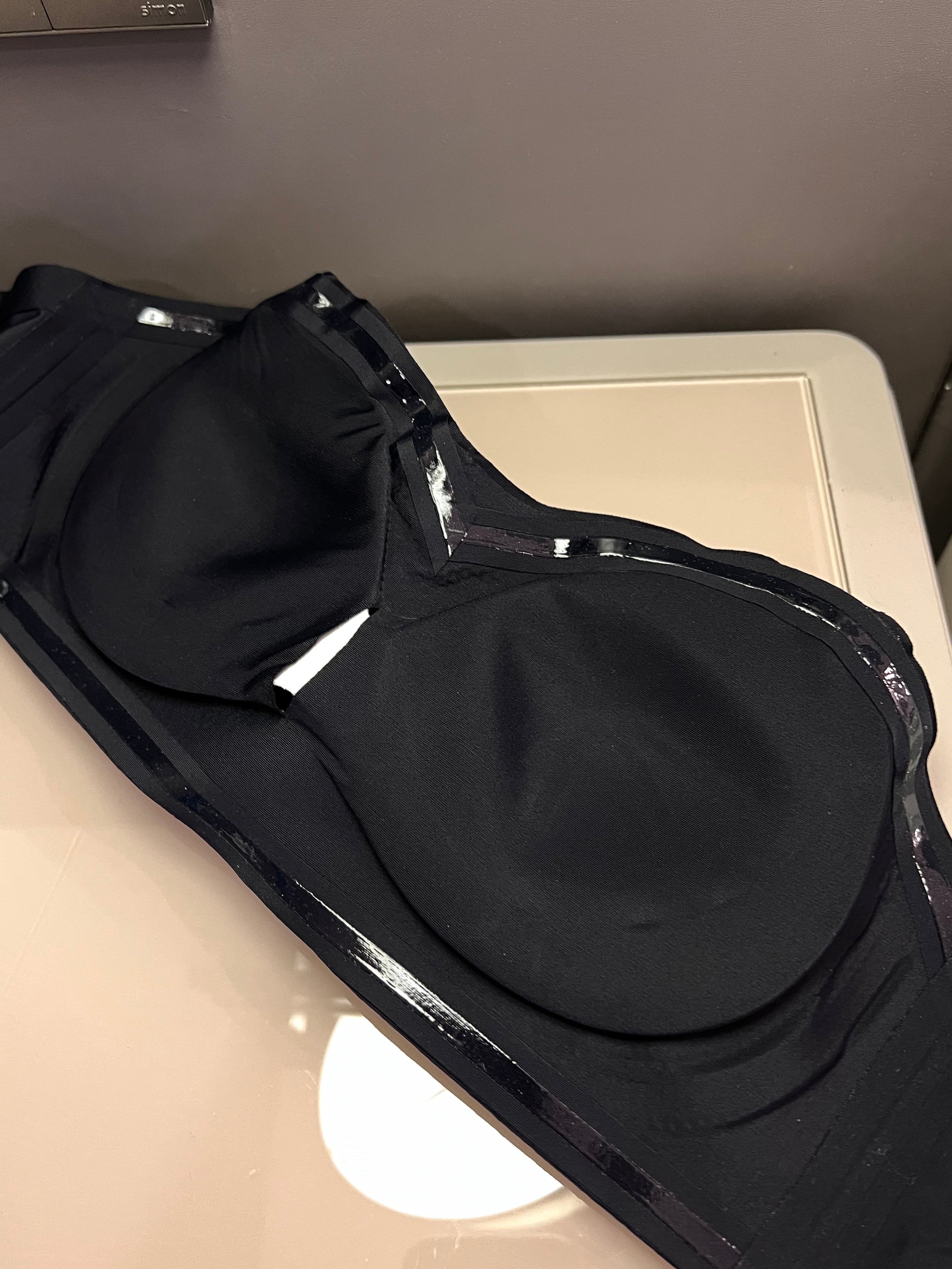 StraplessBra
无痕内衣 果冻条防滑!🆙