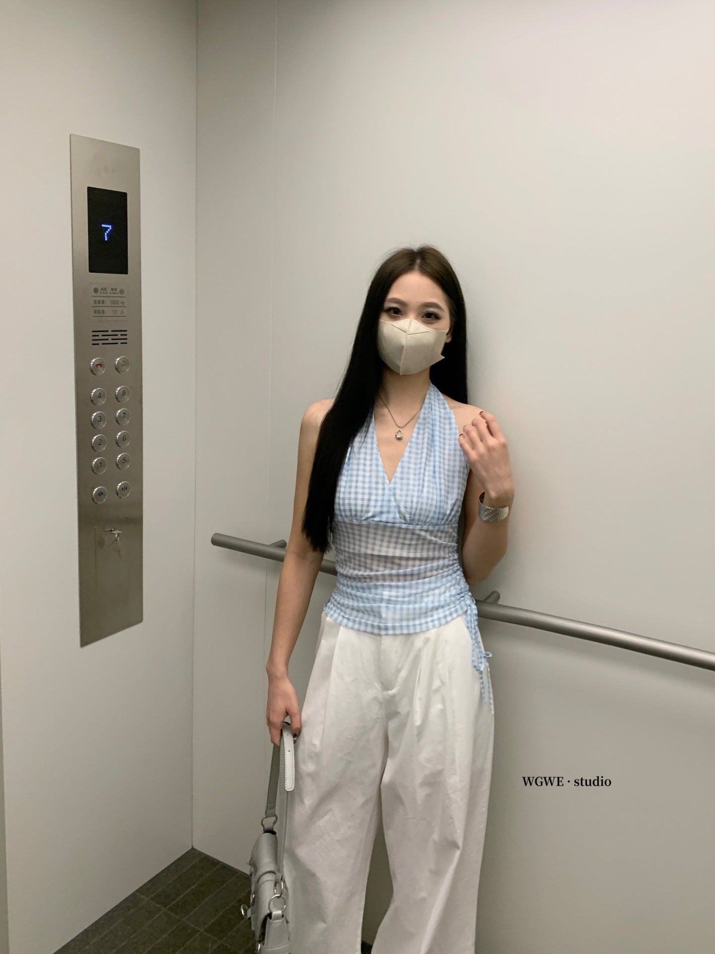W8434 美式挂脖小背心