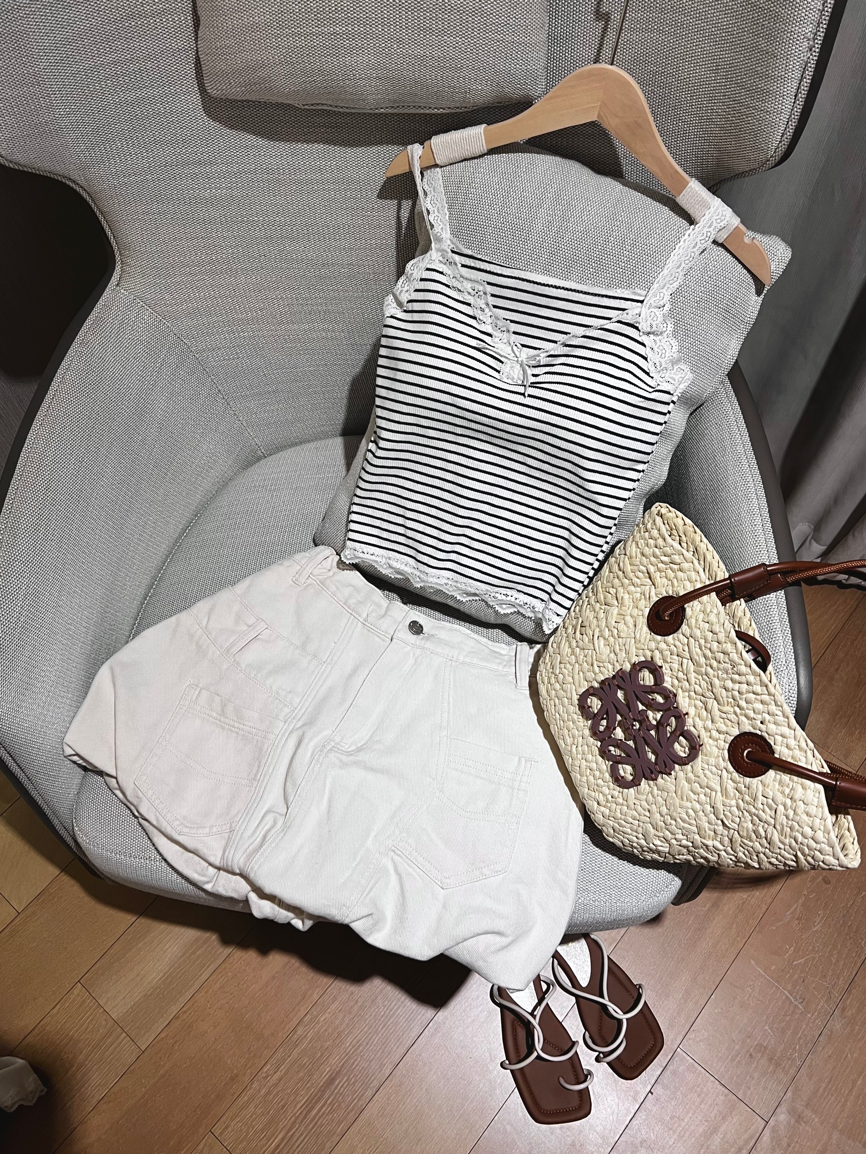 Lace Bowlet Top 带胸垫