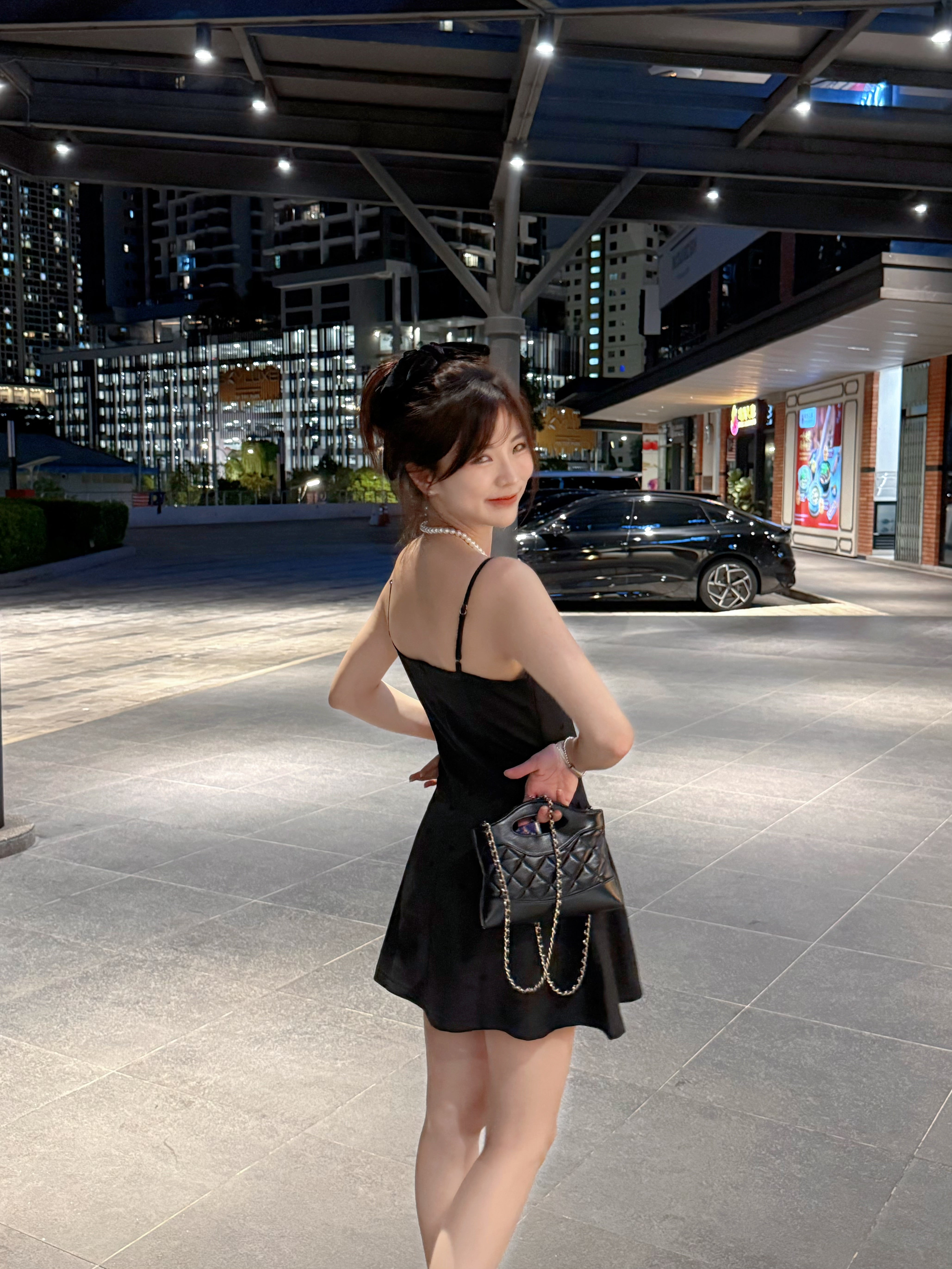 𝘾𝙃𝘼𝙍𝙈𝙀 Muse Black Dress 小黑裙🖤