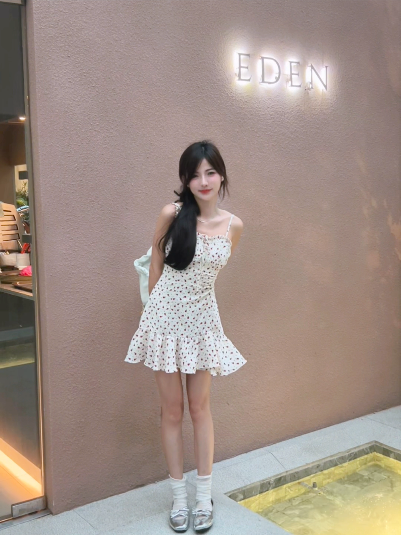 𝘾𝙃𝘼𝙍𝙈𝙀 Rosebella Dress