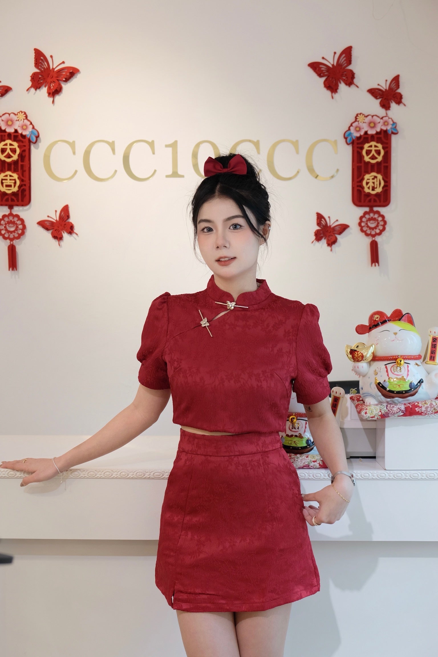 Ying ็ๅ ยท ๆ่ข (Maroon)