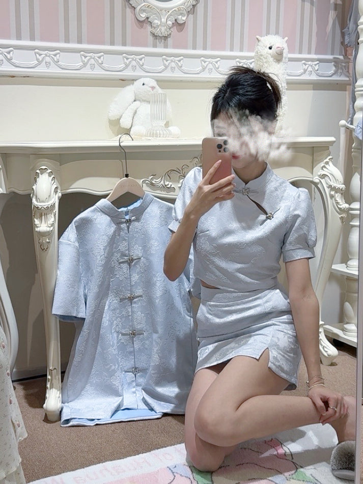 Ying 盈千 · 唐装 (Blue)