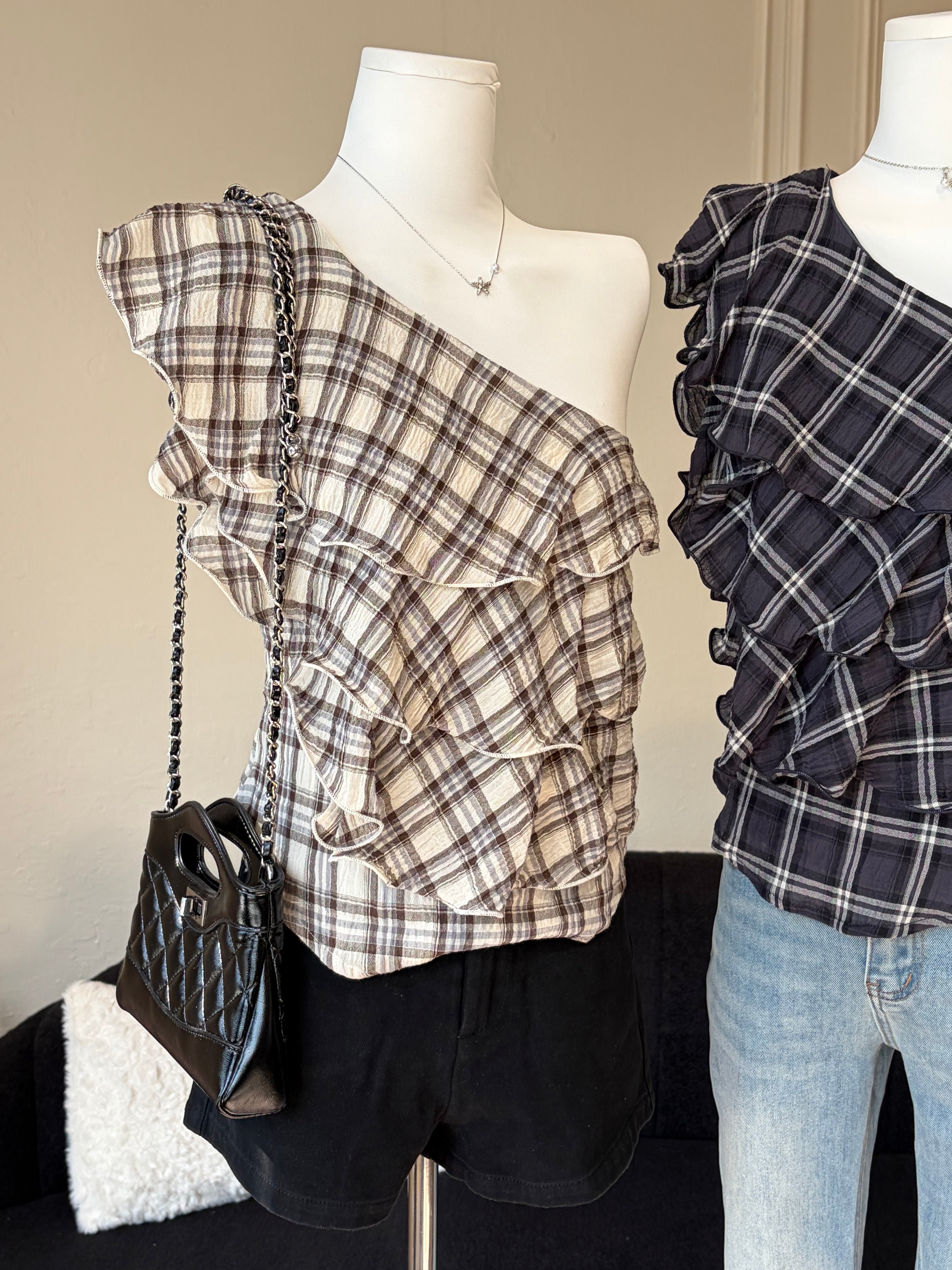 Charme.cc Women's Cream Plaid One-Shoulder Ruffle Slim Fit Top Closeup