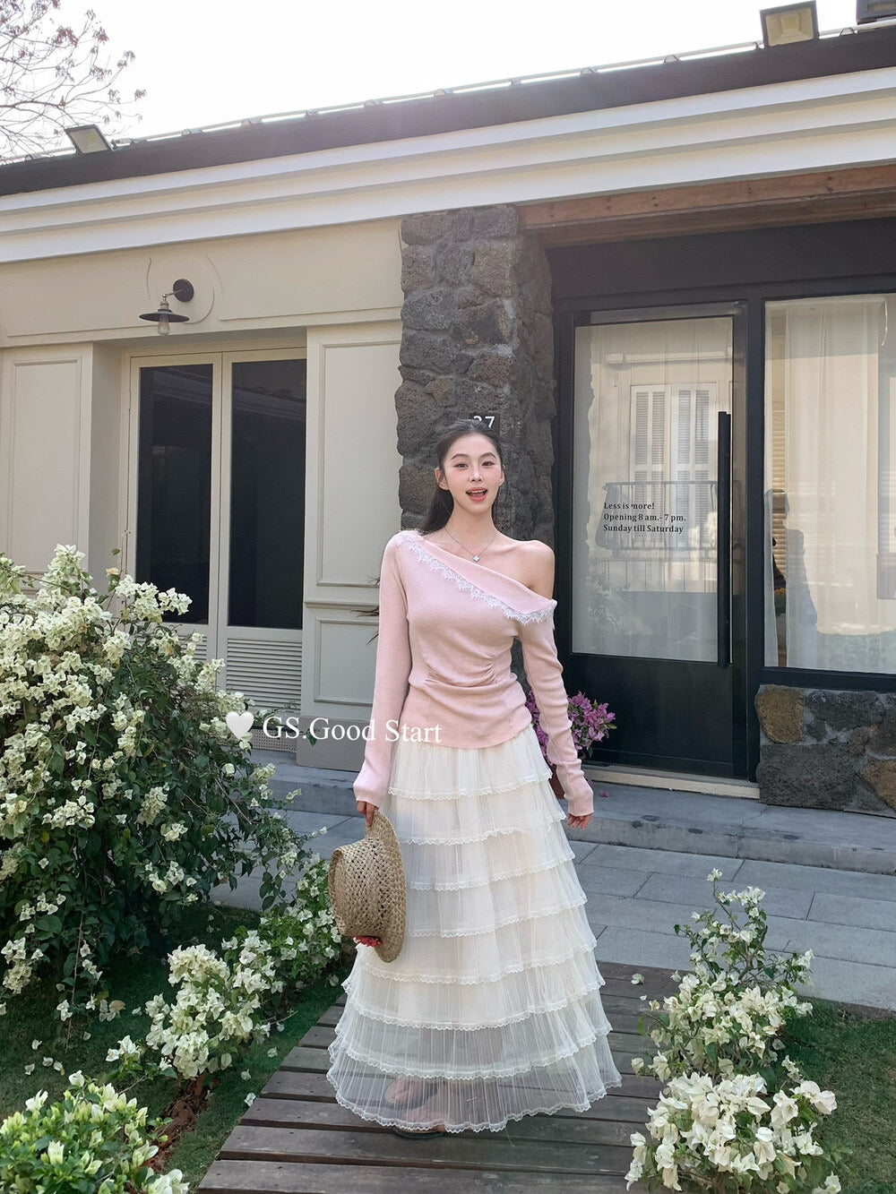 G1027 春季温柔气质蕾丝翻领修身百搭针织小衫(含3.7%绵羊毛)