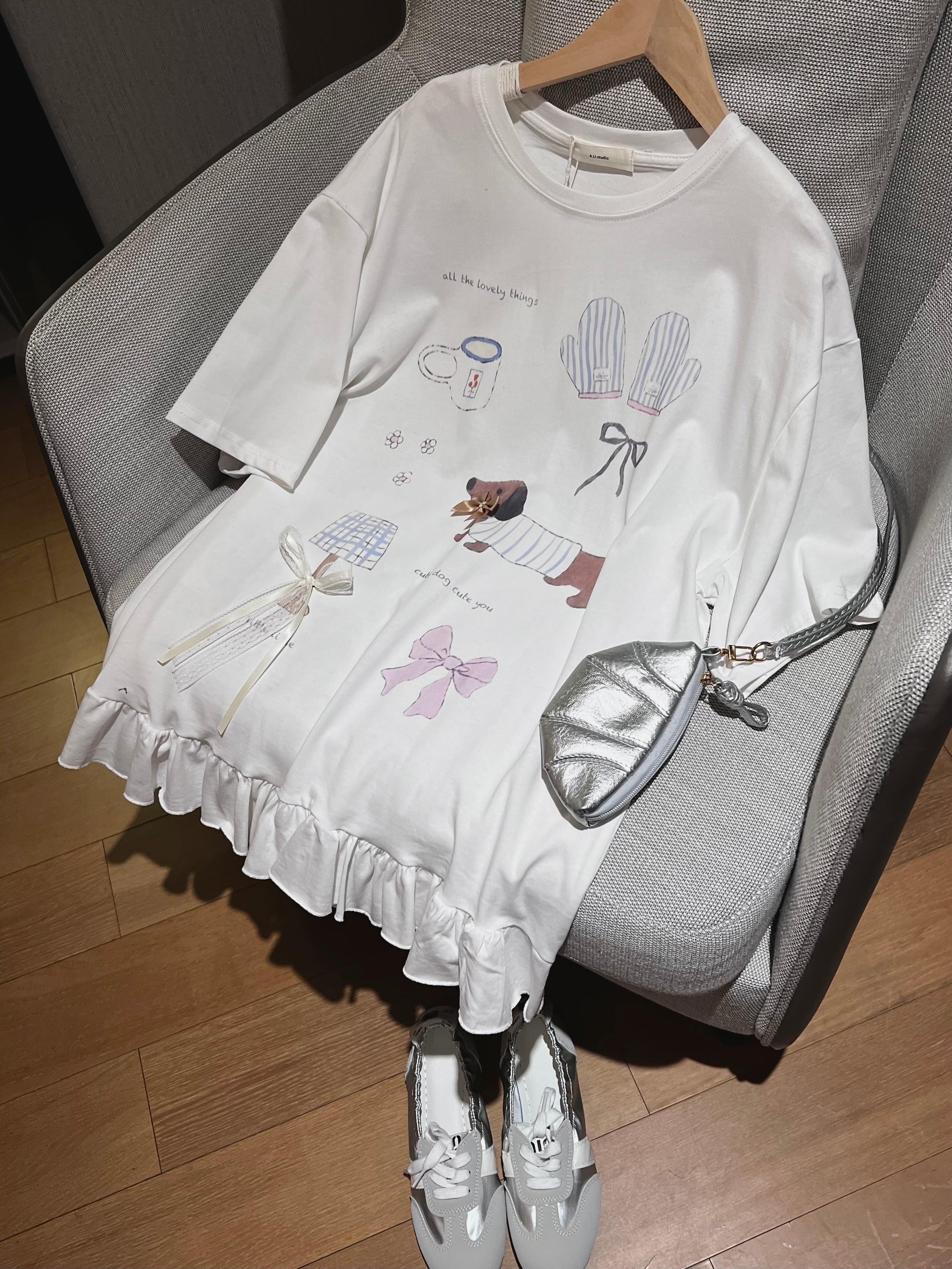 cute dog over size t