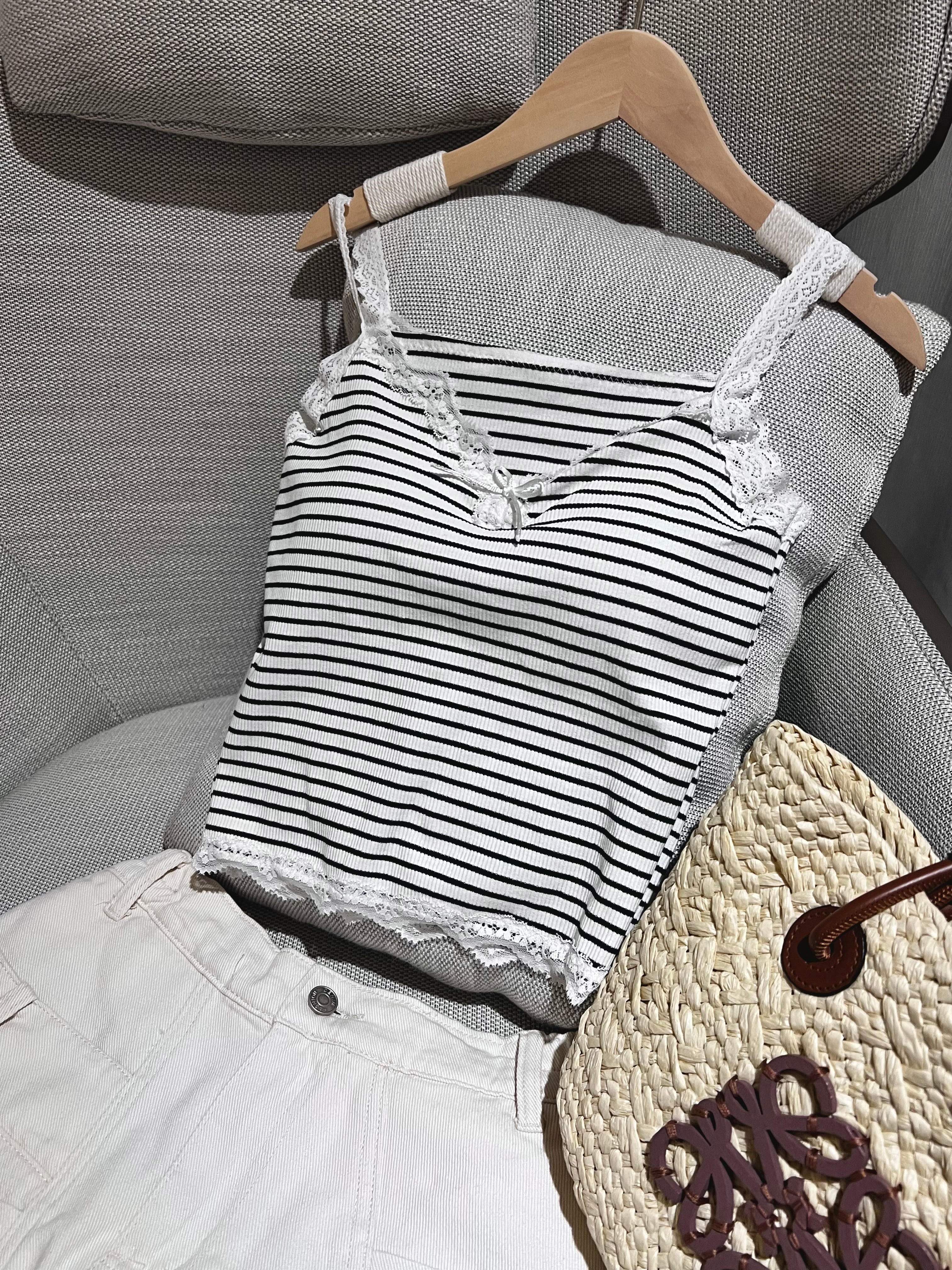 Lace Bowlet Top 带胸垫