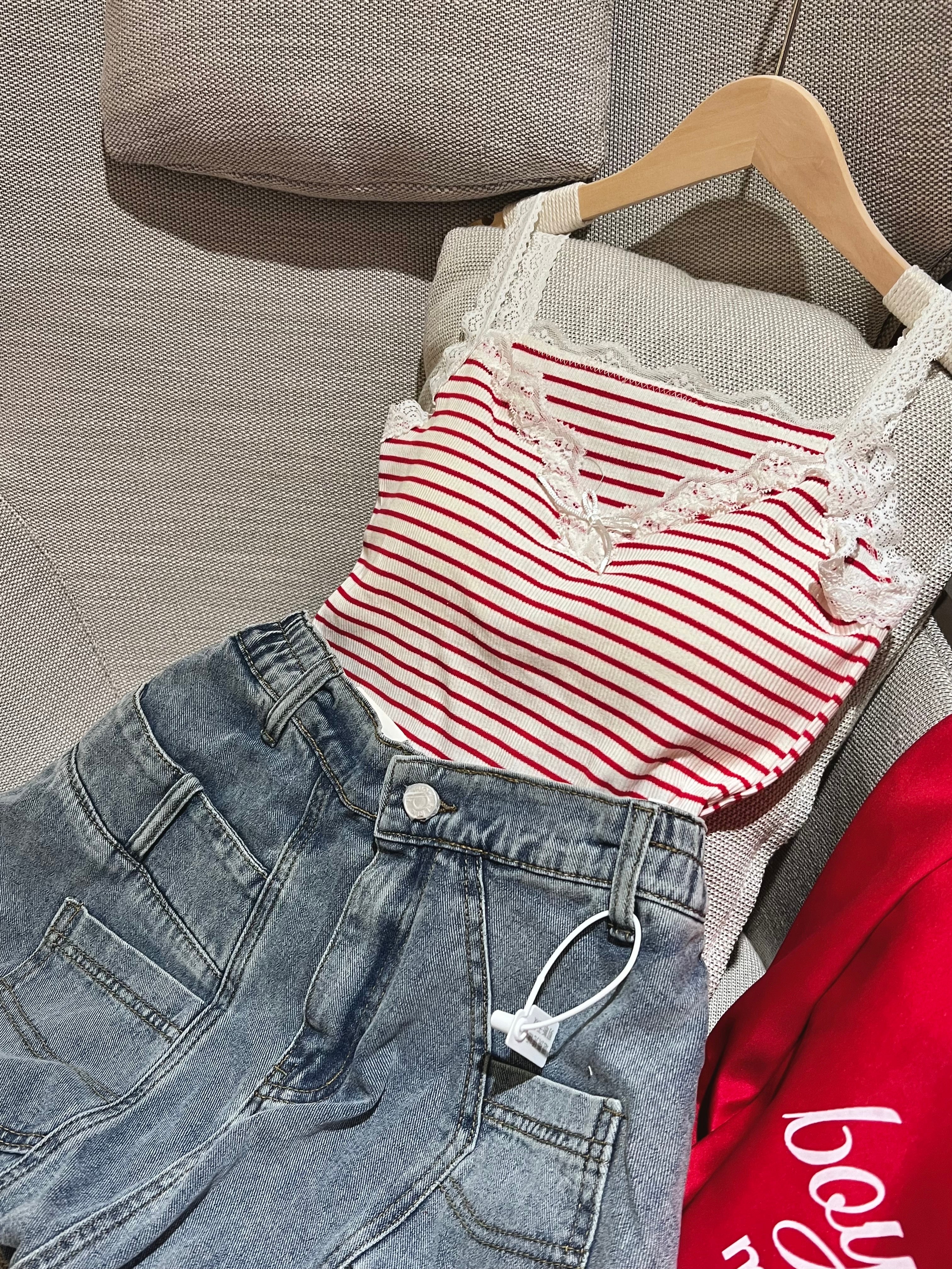 Lace Bowlet Top 带胸垫