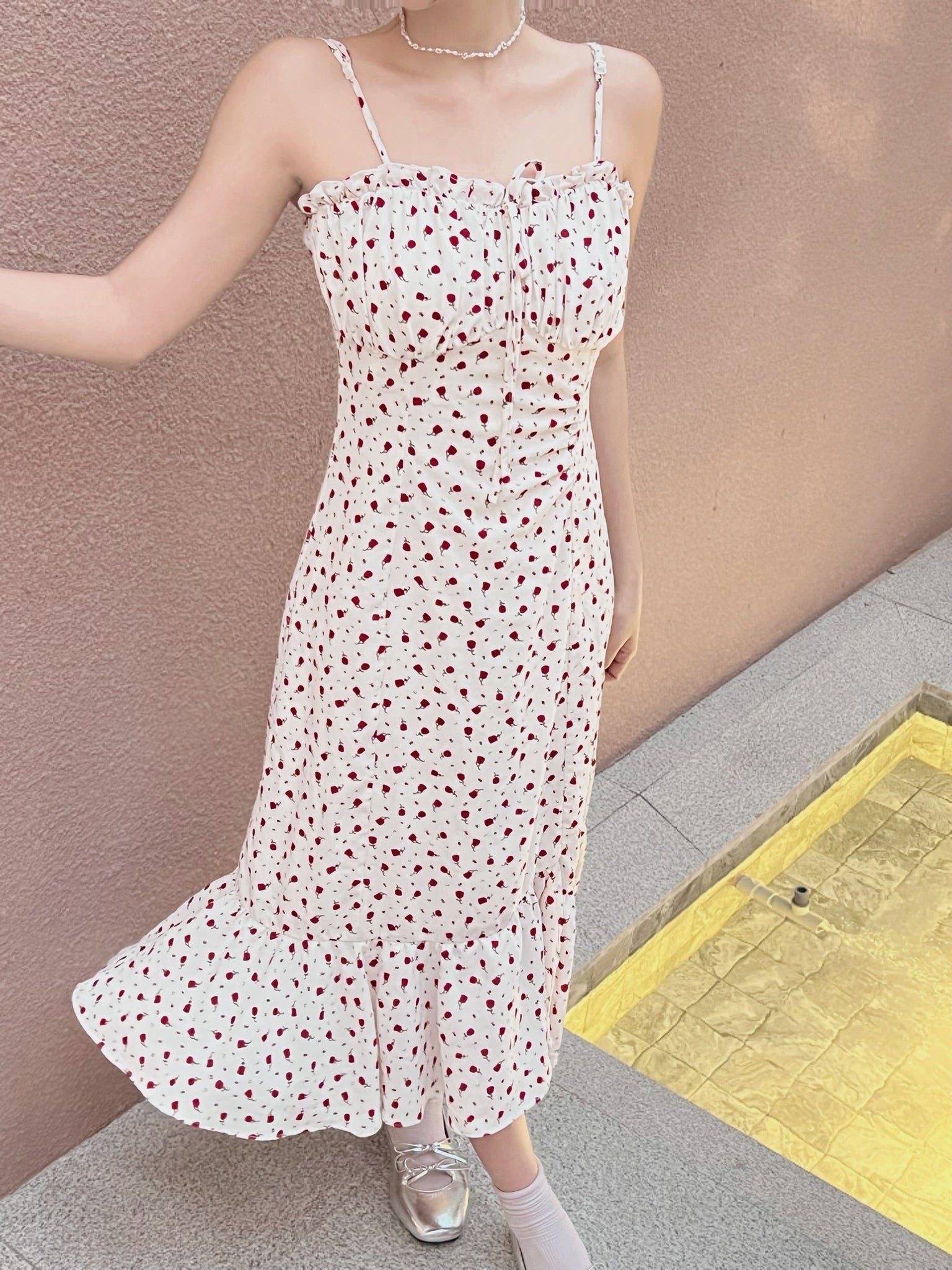 𝘾𝙃𝘼𝙍𝙈𝙀 Rosebella Dress