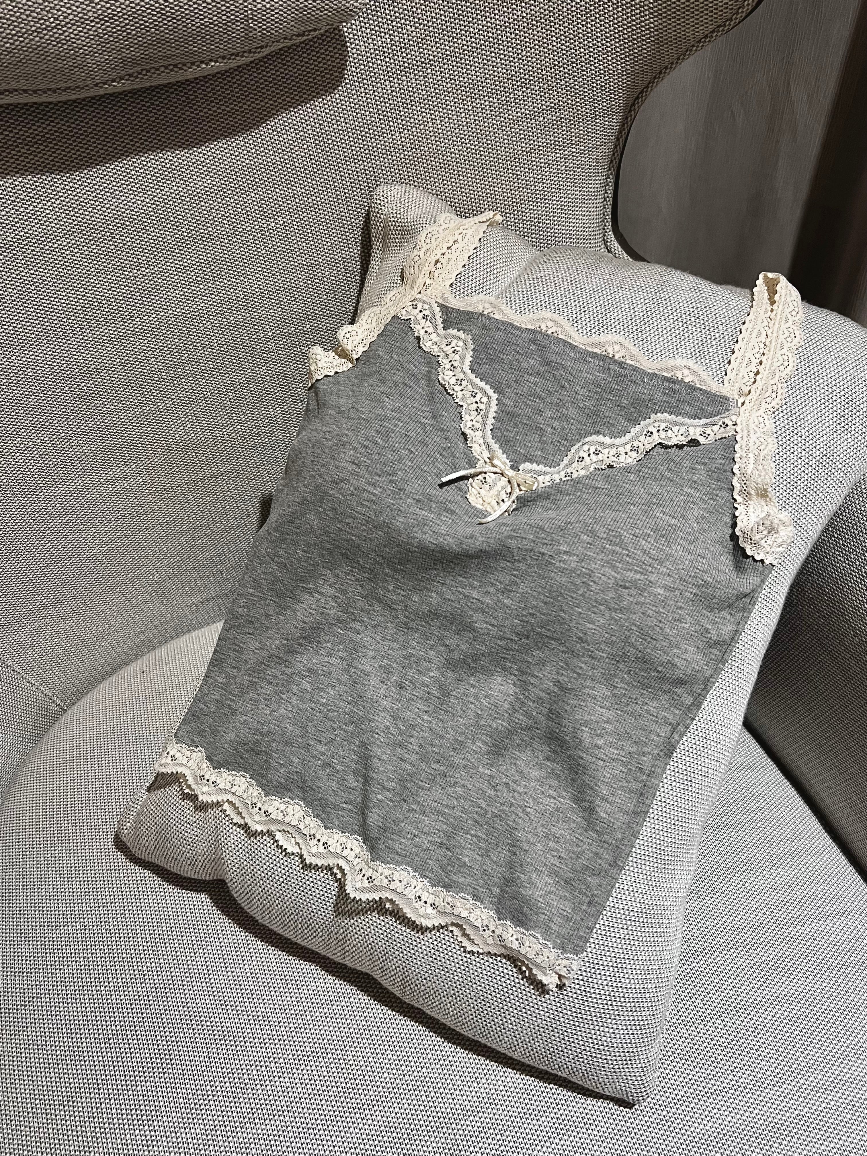 Lace Bowlet Top 带胸垫