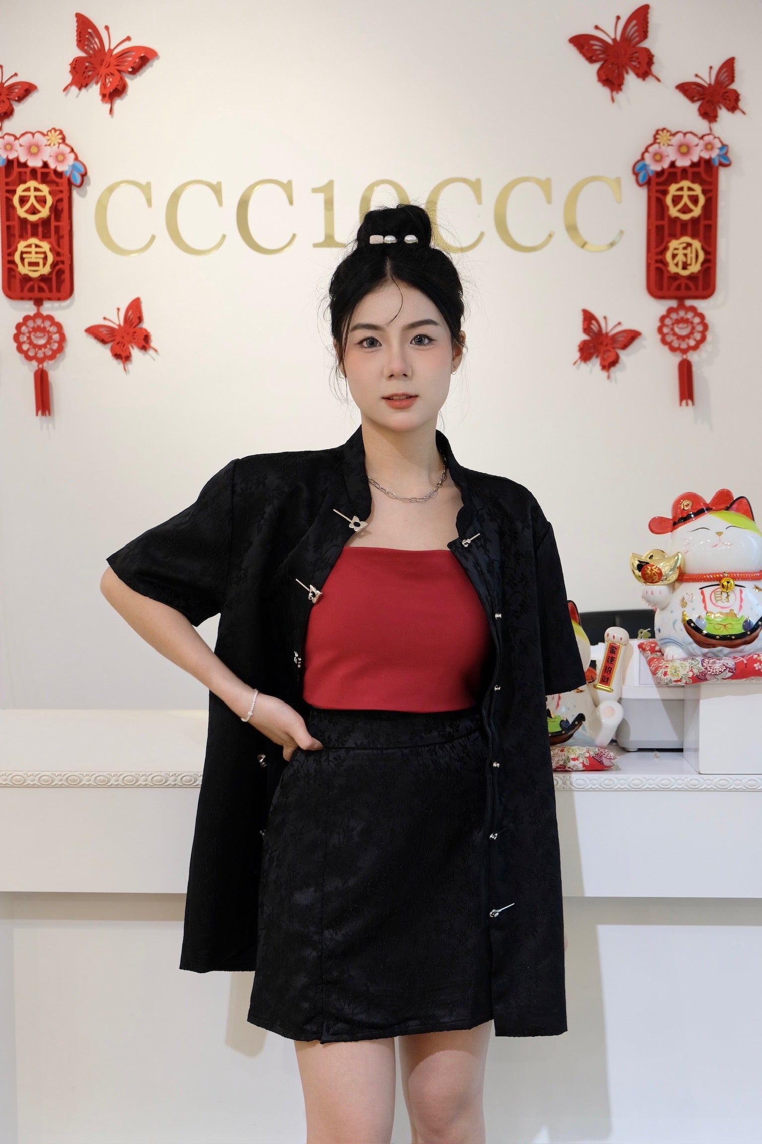 Ying 盈千 · 唐装 (Black)