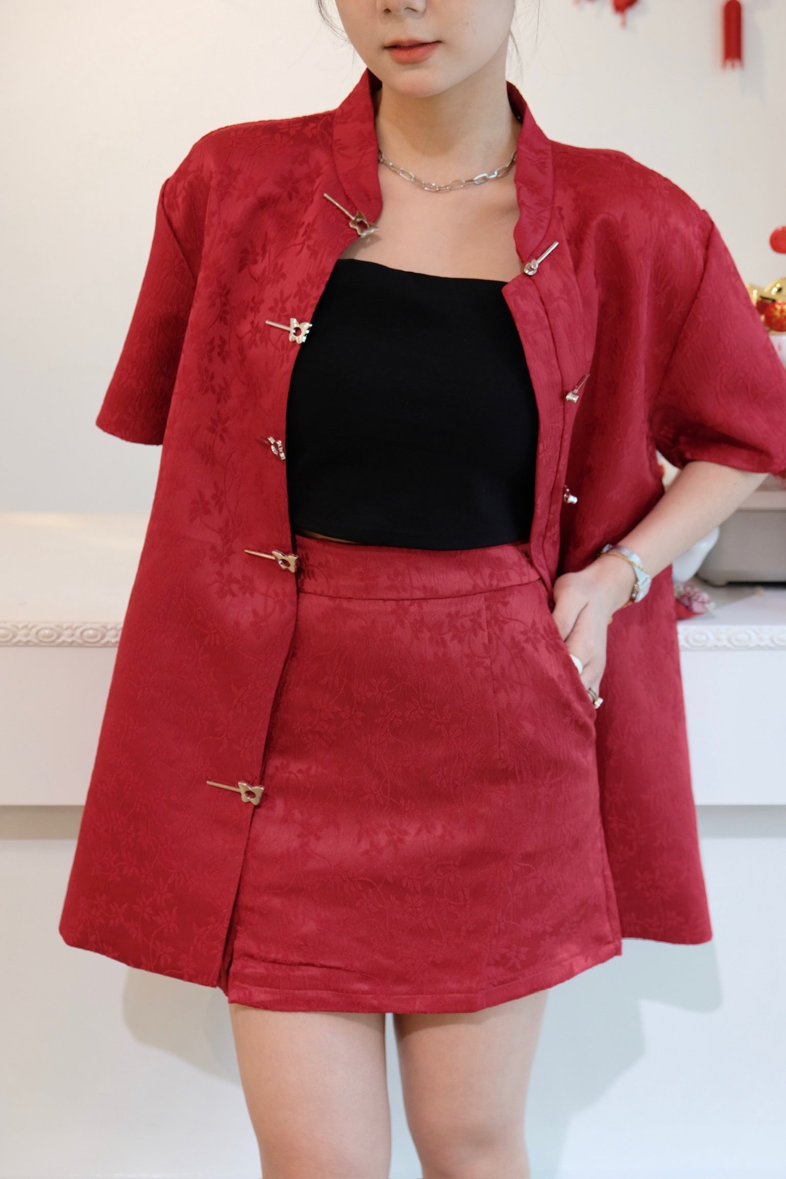 Ying 盈千 · 旗袍 (Maroon)