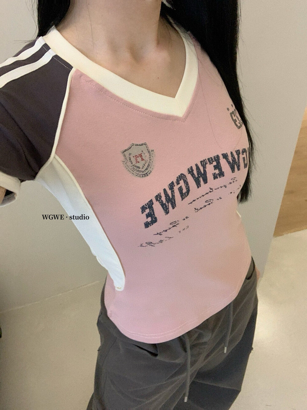 复古辣妹V领T恤