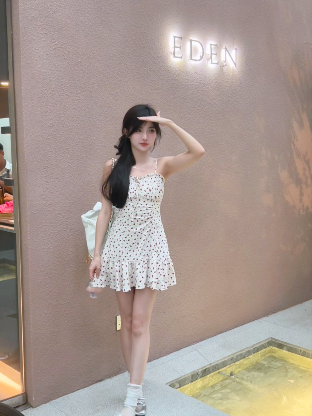 𝘾𝙃𝘼𝙍𝙈𝙀 Rosebella Dress
