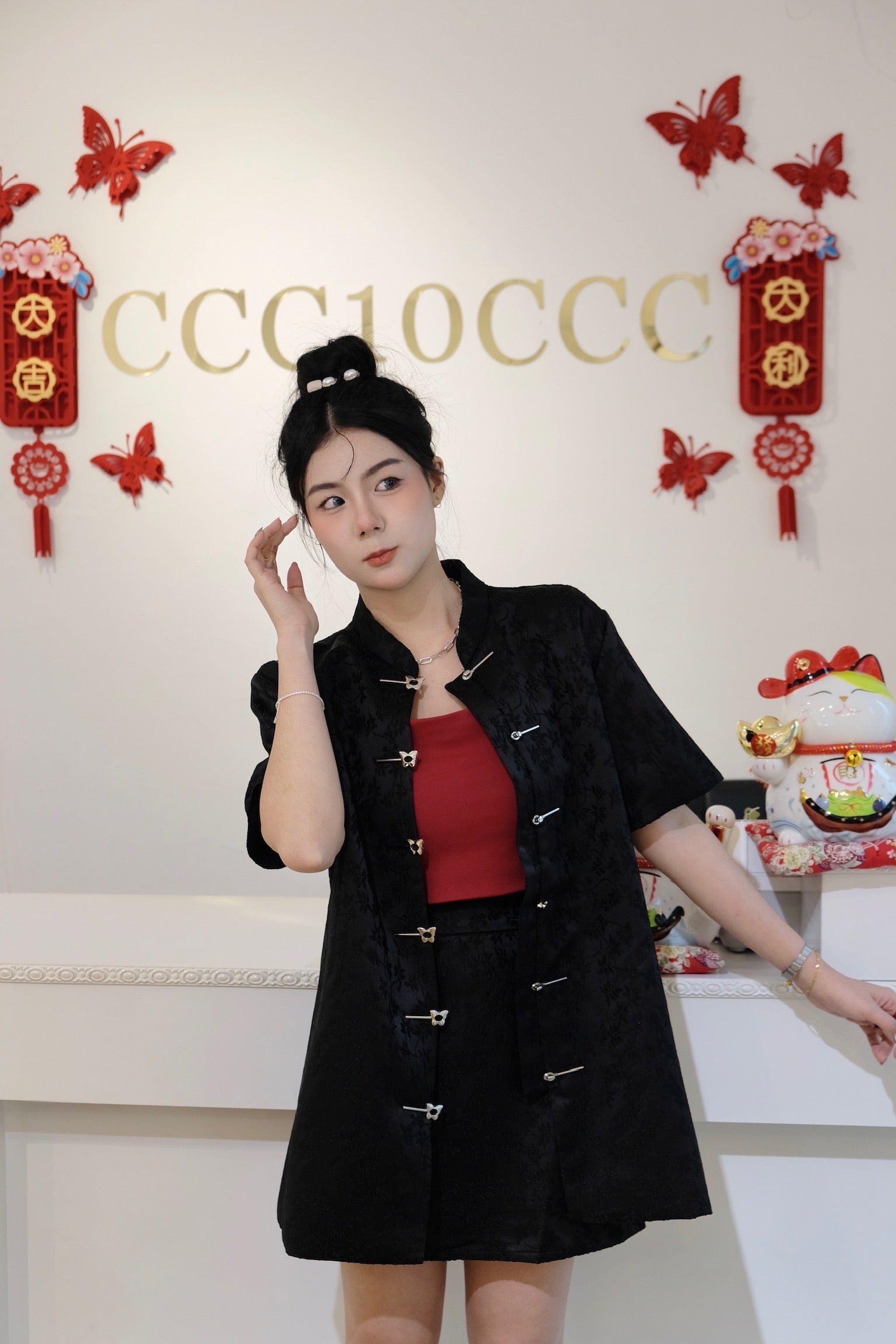 Ying 盈千 · 唐装 (Black)
