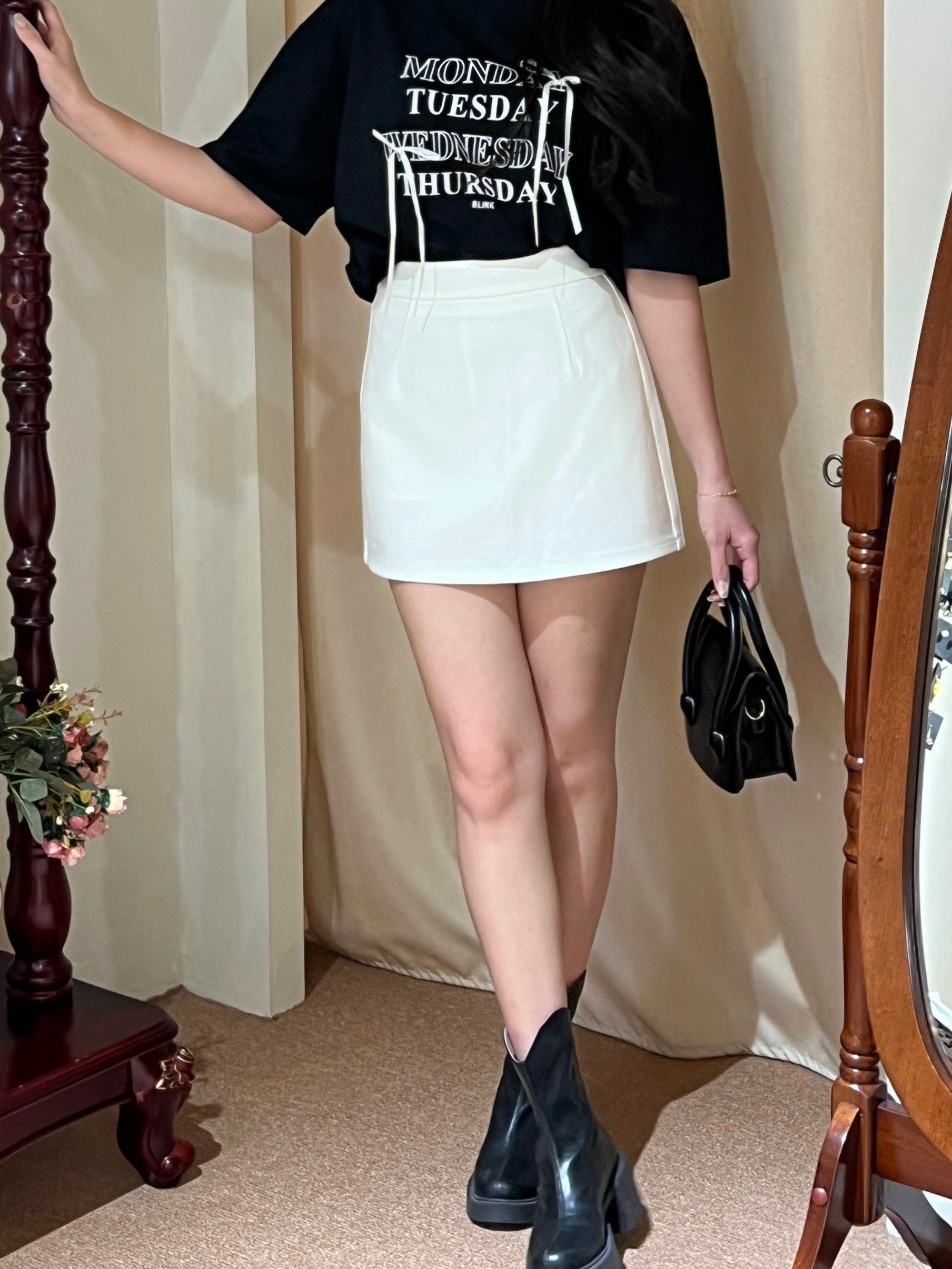 De Classy Skirt 经典小短裙 🤍(White)