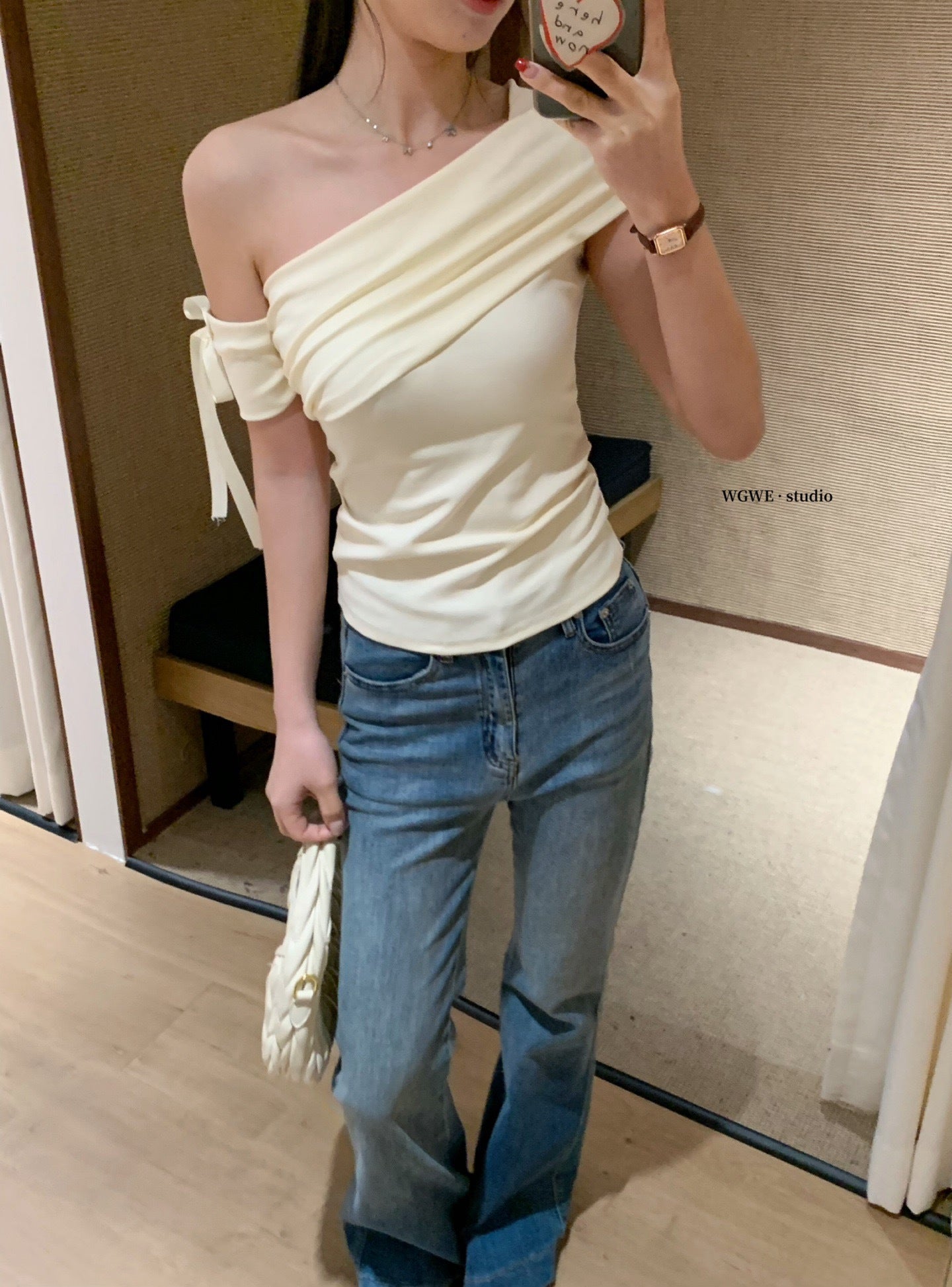 W8555 超sweet!蝴蝶结斜肩上衣