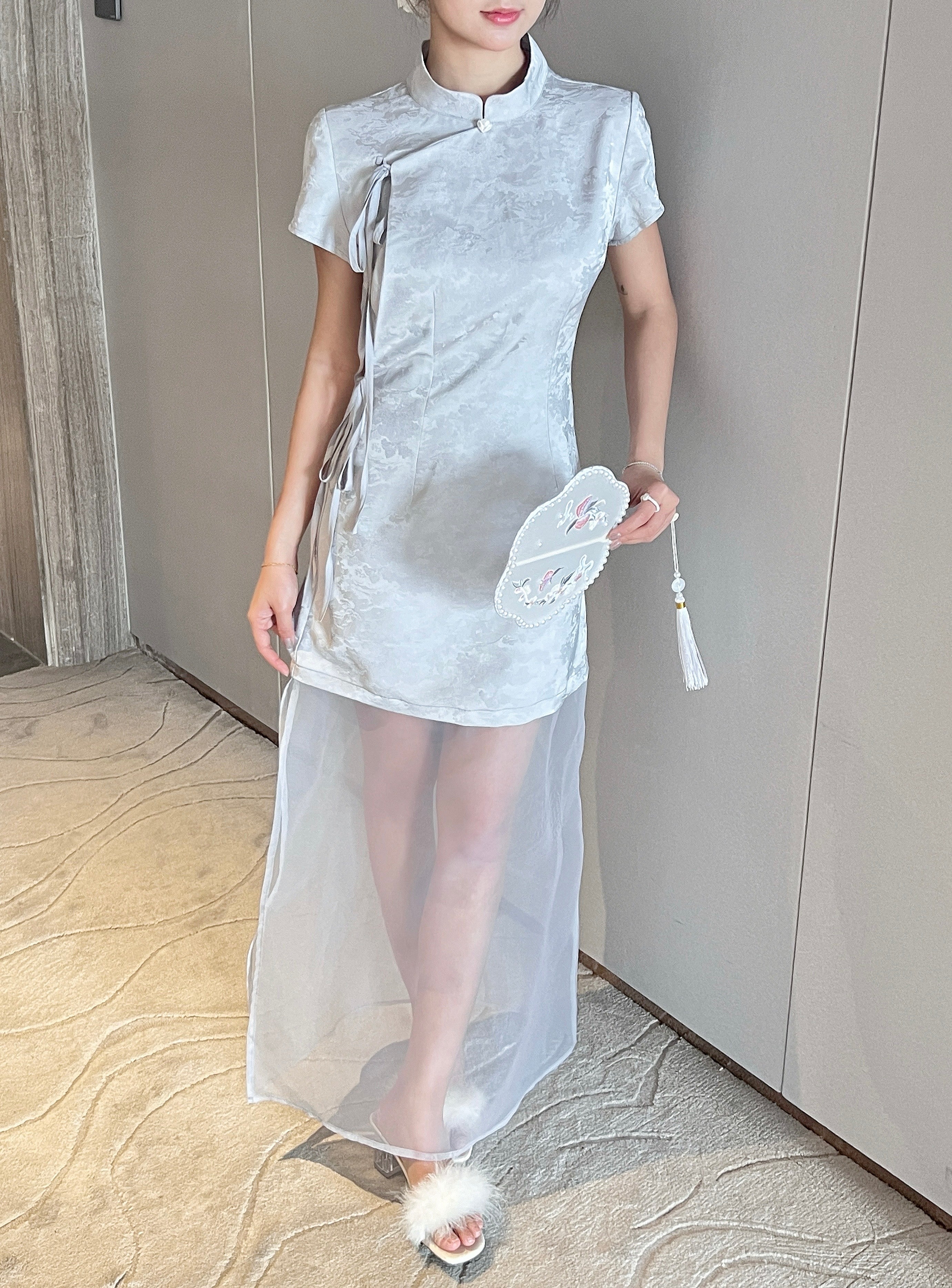 Moon Cheongsam 月🌙 (Silver Grey)