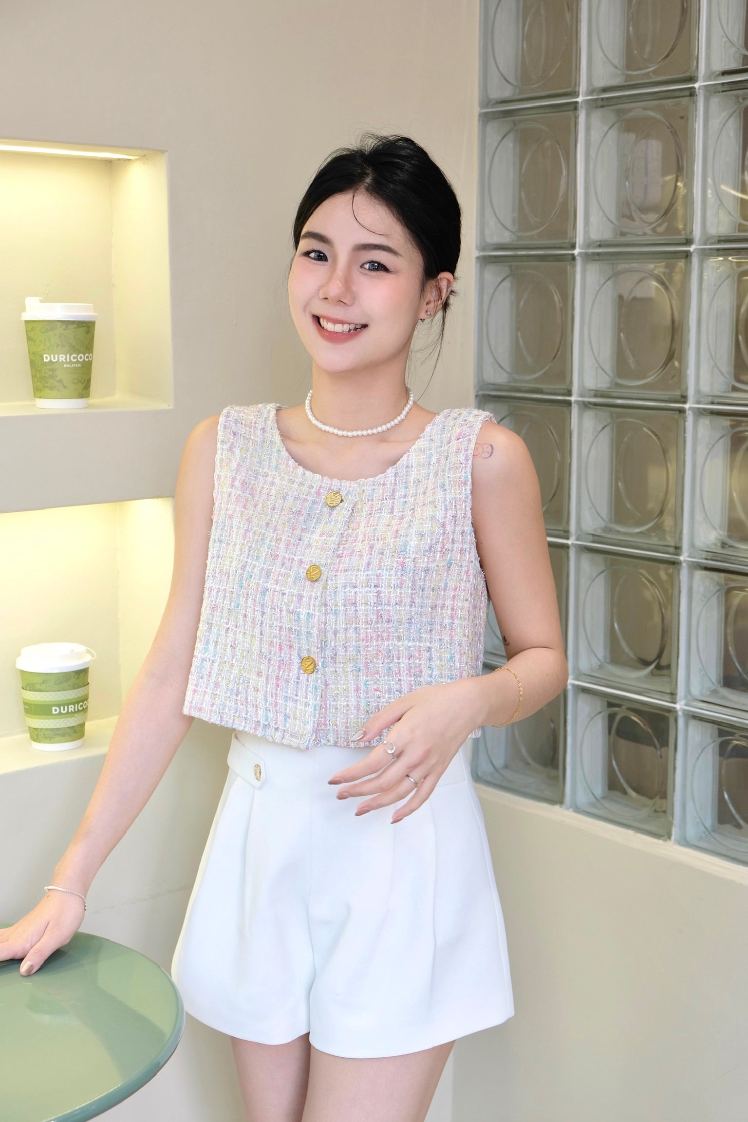 ๐พ๐๐ผ๐๐๐ ๐๐ช๐๐ป๐ช๐ท๐ฌ๐ฎ in White