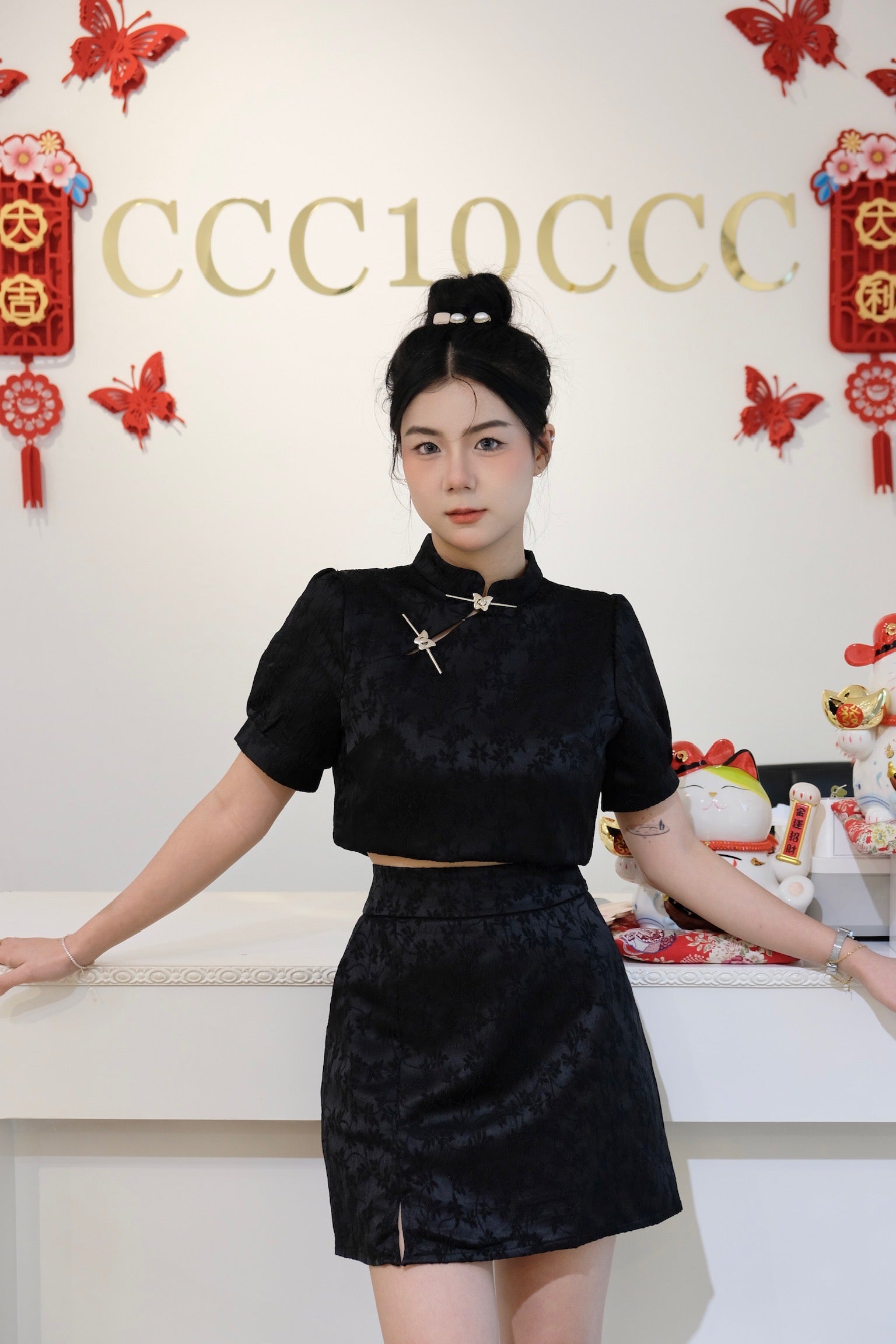 Ying 盈千 · 旗袍 (Black)