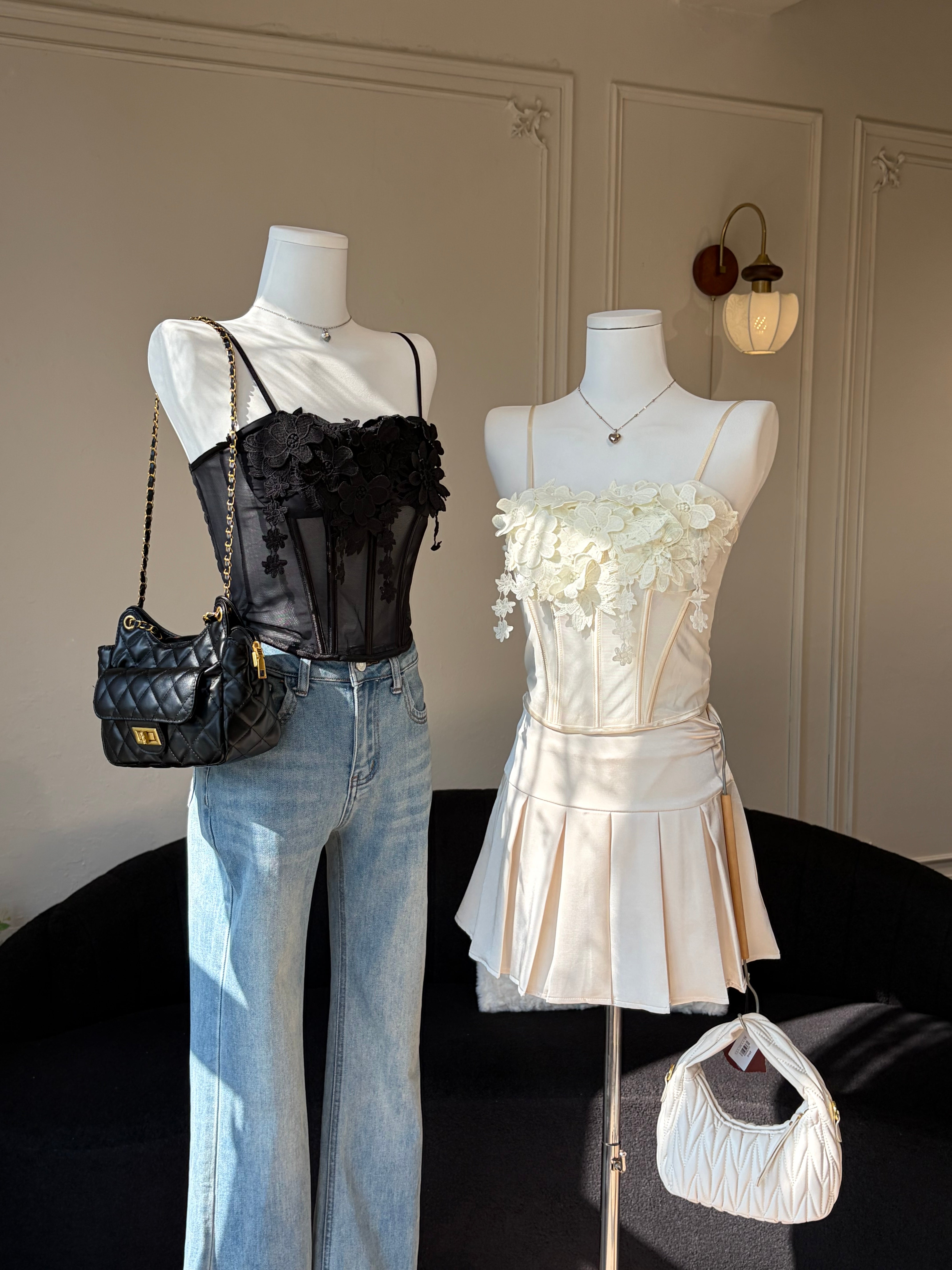 Charme.cc Women's Black and Cream Floral Corset Top with Built-In Bra Pads and 3D Flower Appliqué