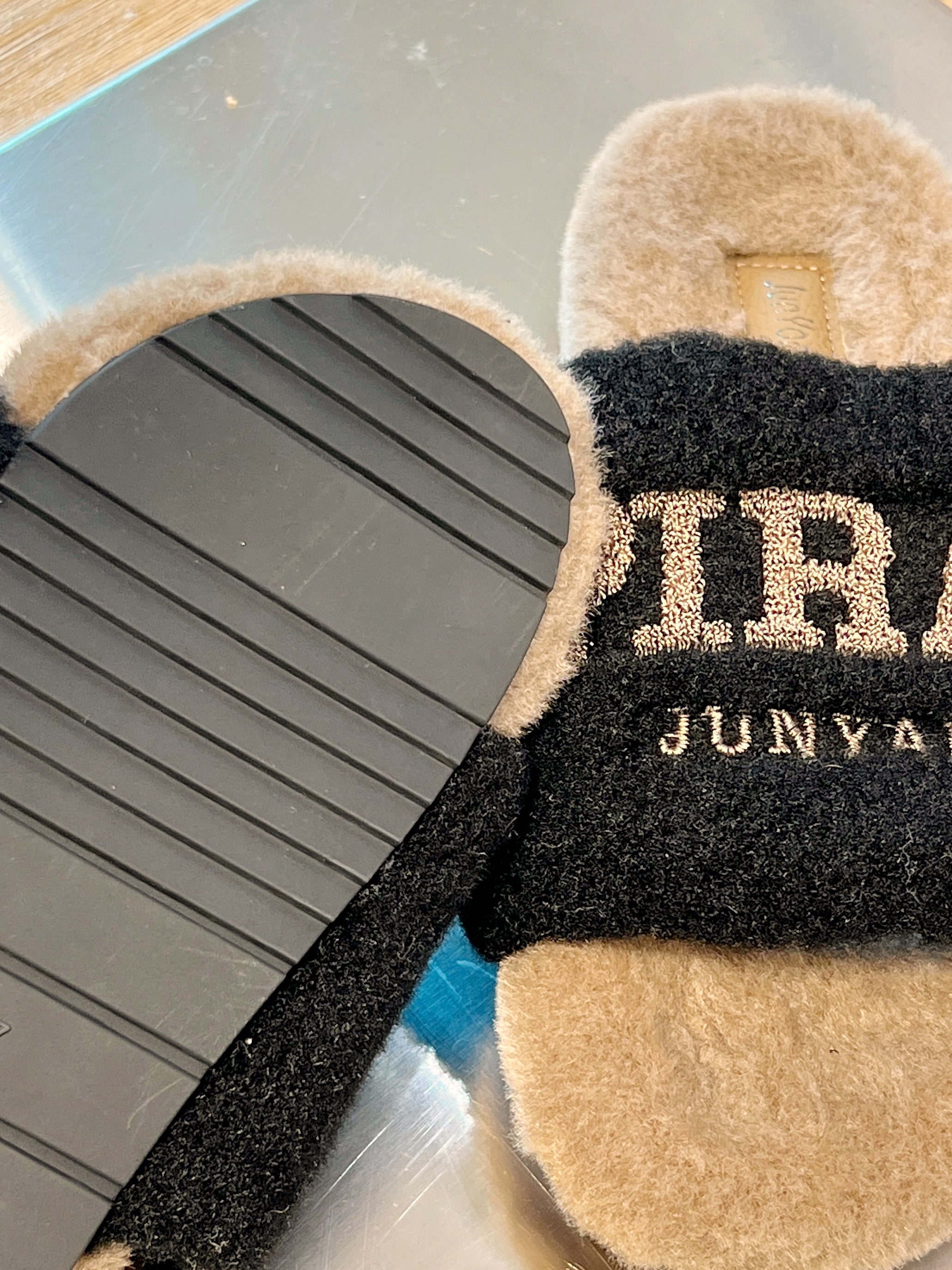 Y19 PIRAS Hairy Sandal