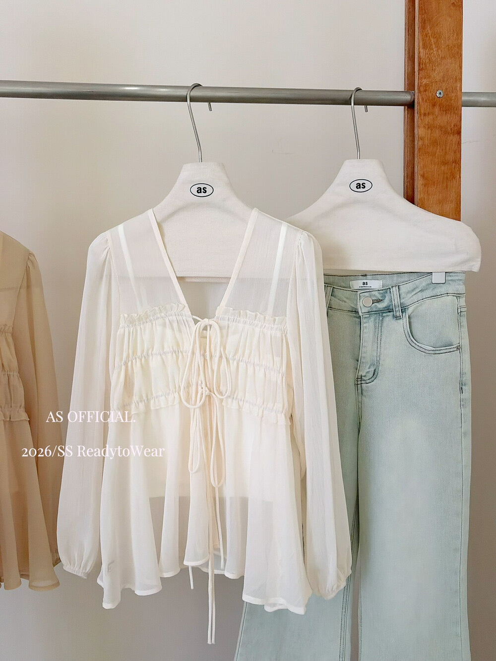 A101 褶皱V领系带小衫+背心真两件套装(私有浪漫～)