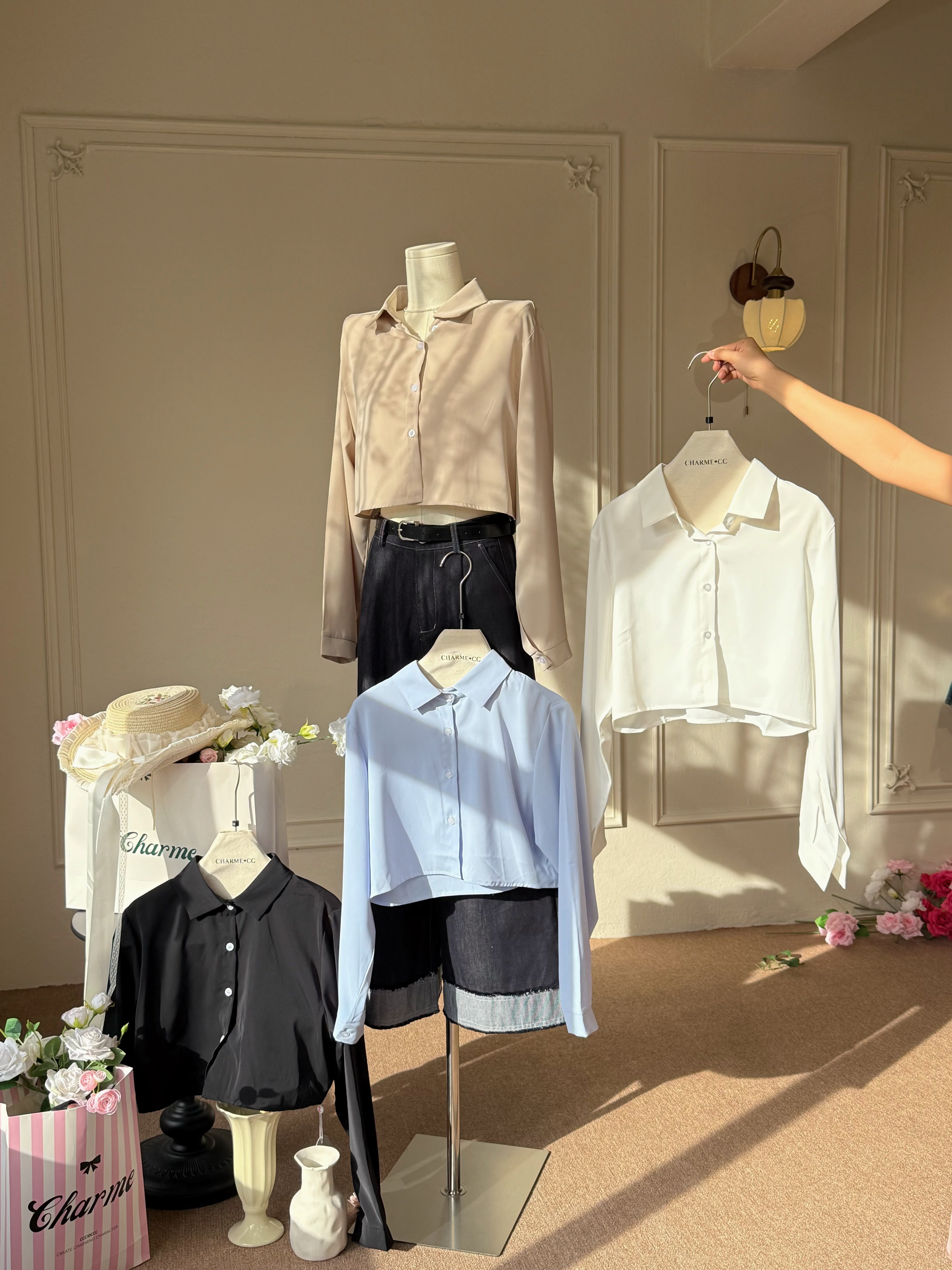 𝘾𝙃𝘼𝙍𝙈𝙀 Heidi Crop Shirt