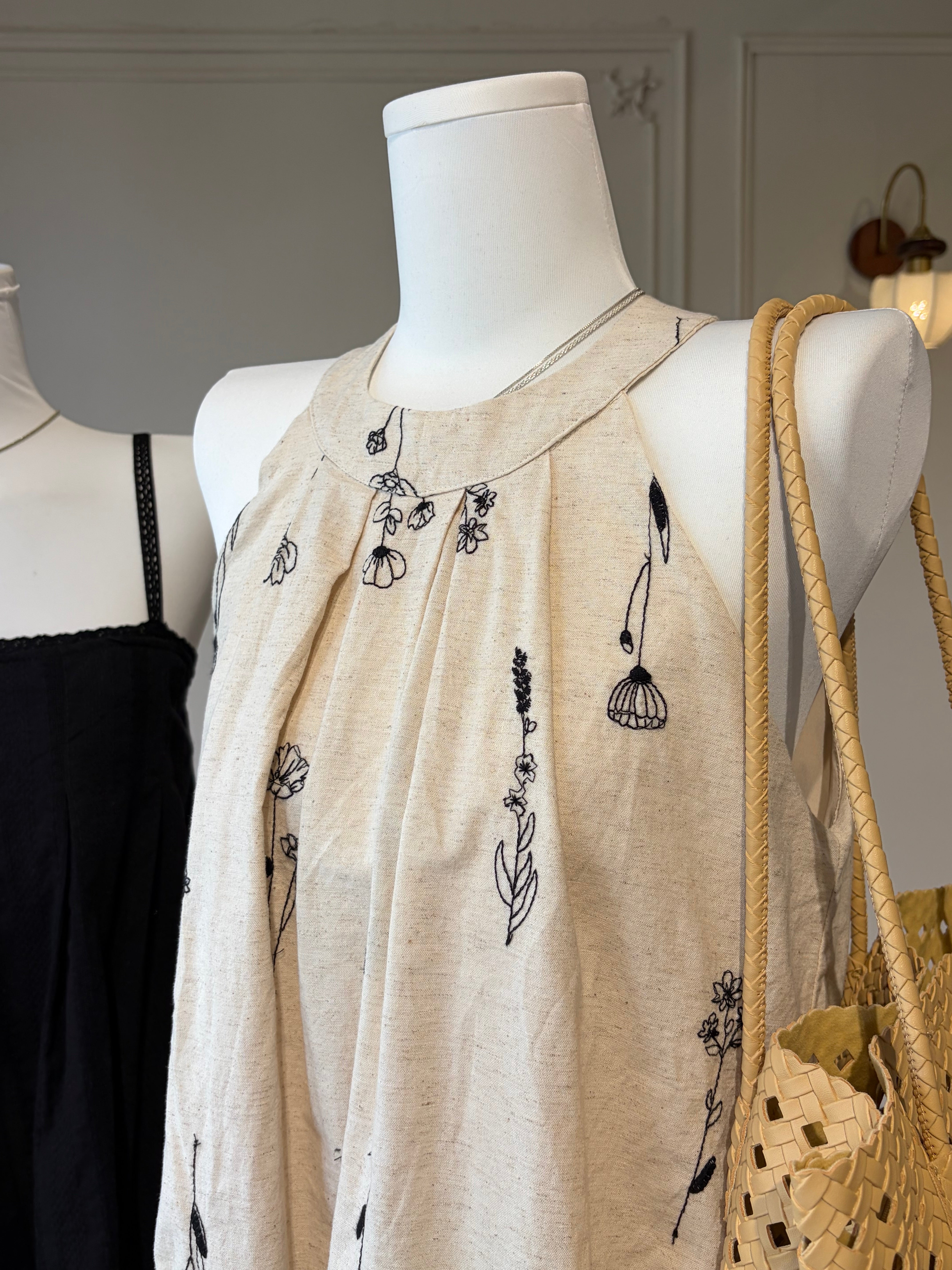 FLORAL EMBROIDERY HALTER TOP