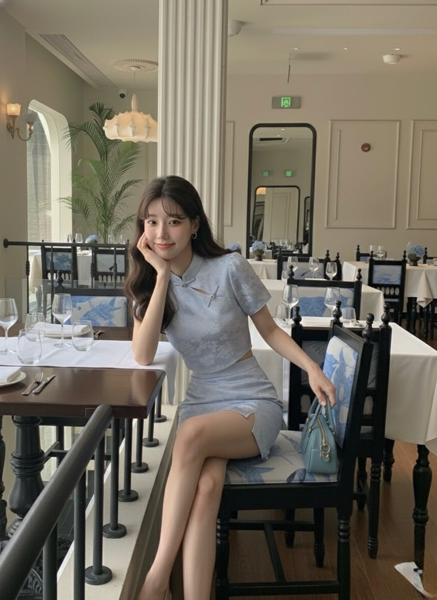 Ying盈千 · 旗袍 (Blue)