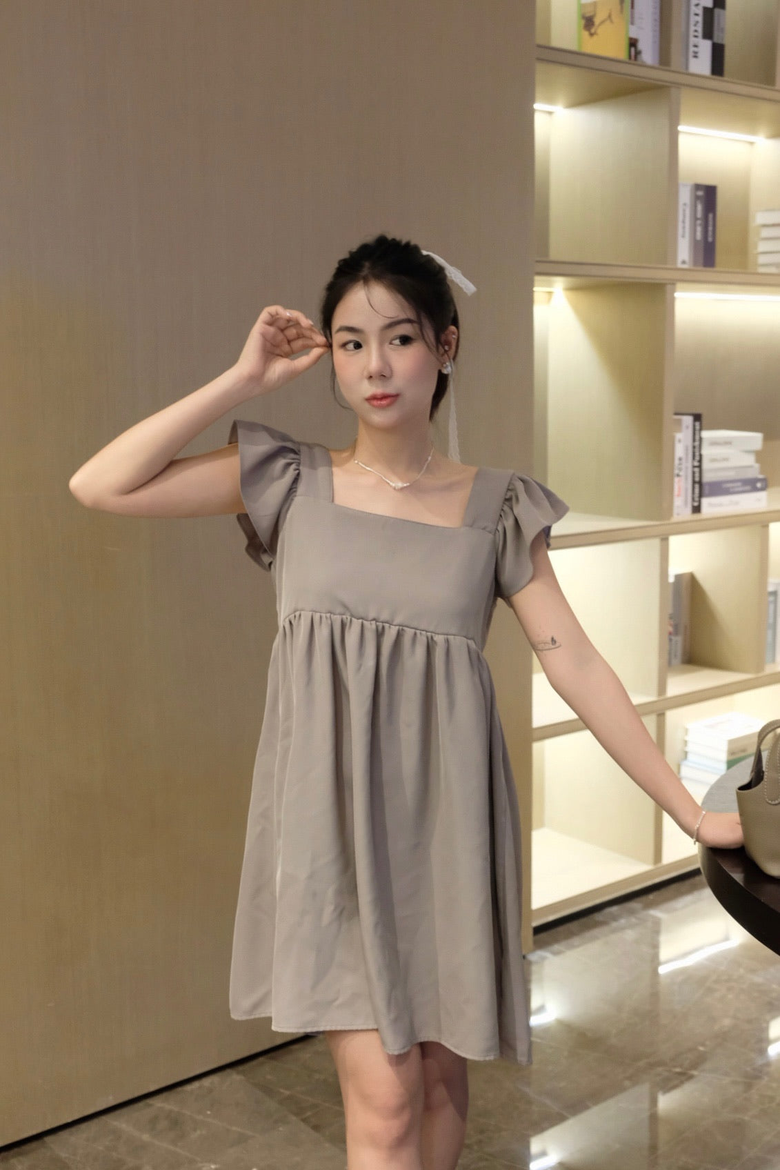 𝘾𝙃𝘼𝙍𝙈𝙀 Hannah Dress in gray