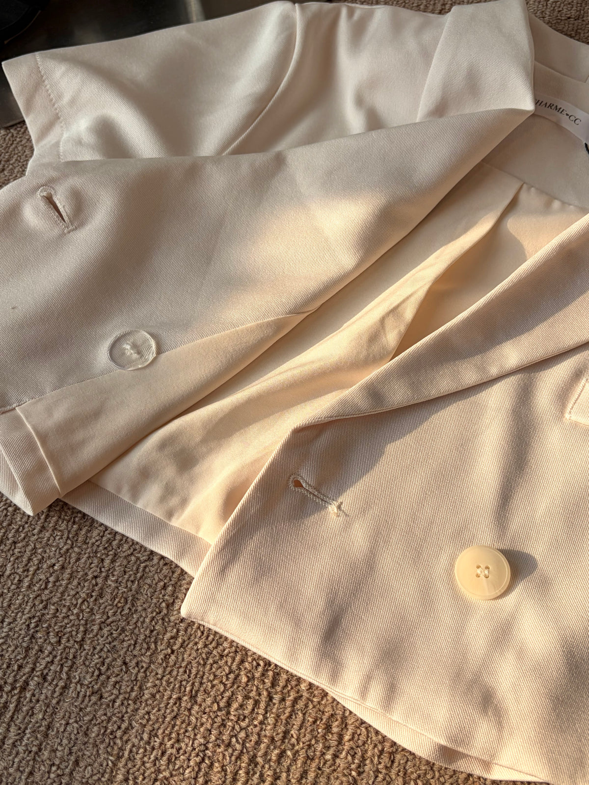 𝘾𝙃𝘼𝙍𝙈𝙀 Sydney Top / Skort（Beige）
