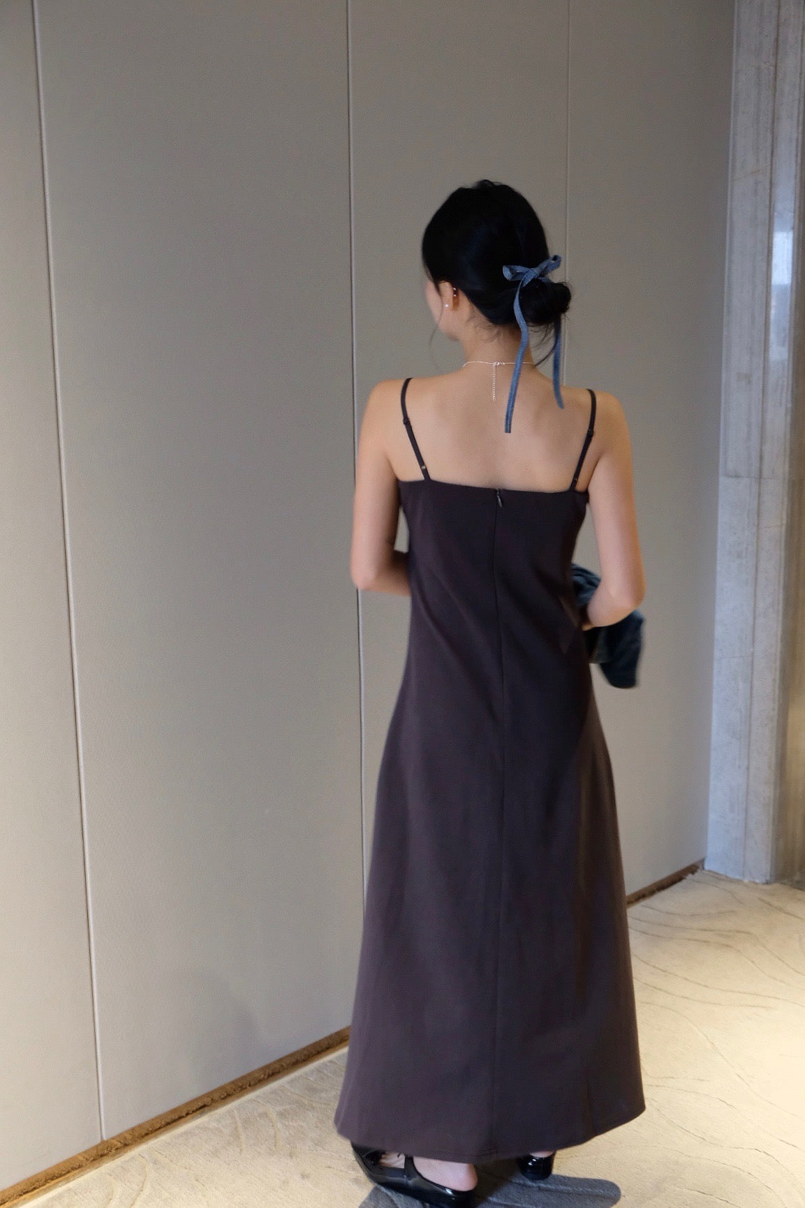 𝘾𝙃𝘼𝙍𝙈𝙀 Oda Slim Dress