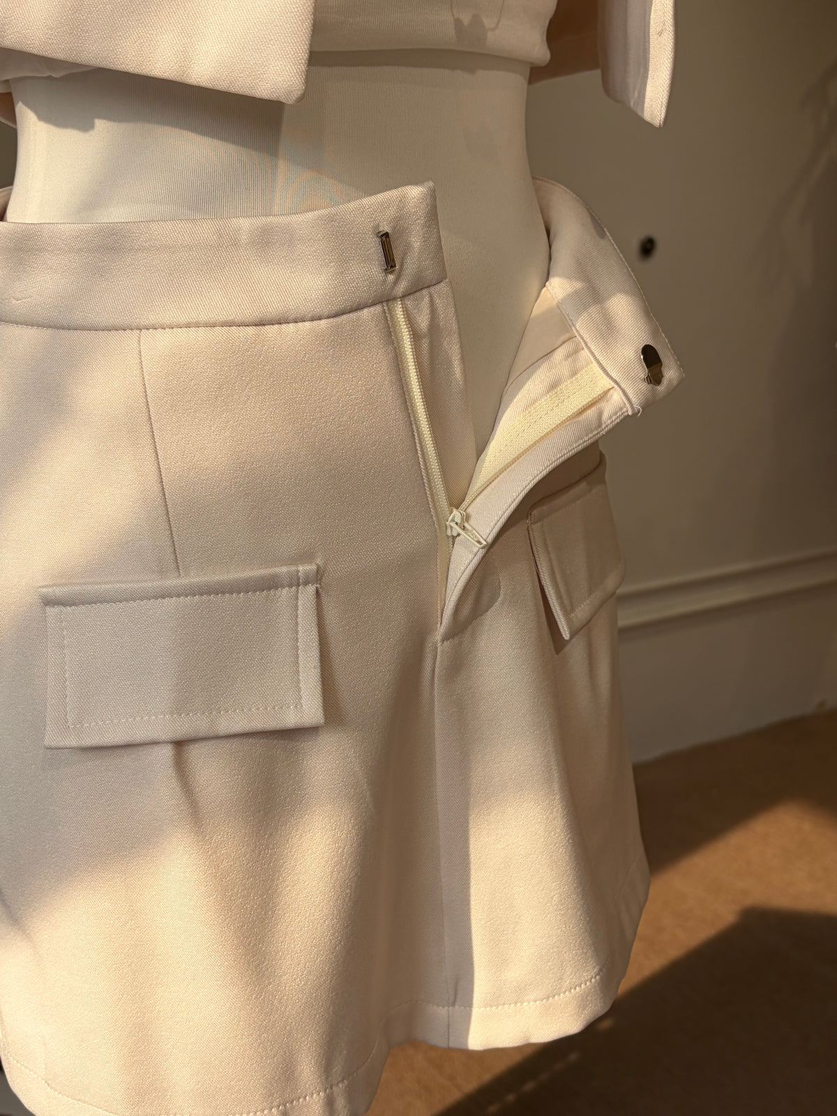 𝘾𝙃𝘼𝙍𝙈𝙀 Sydney Top / Skort（Beige）