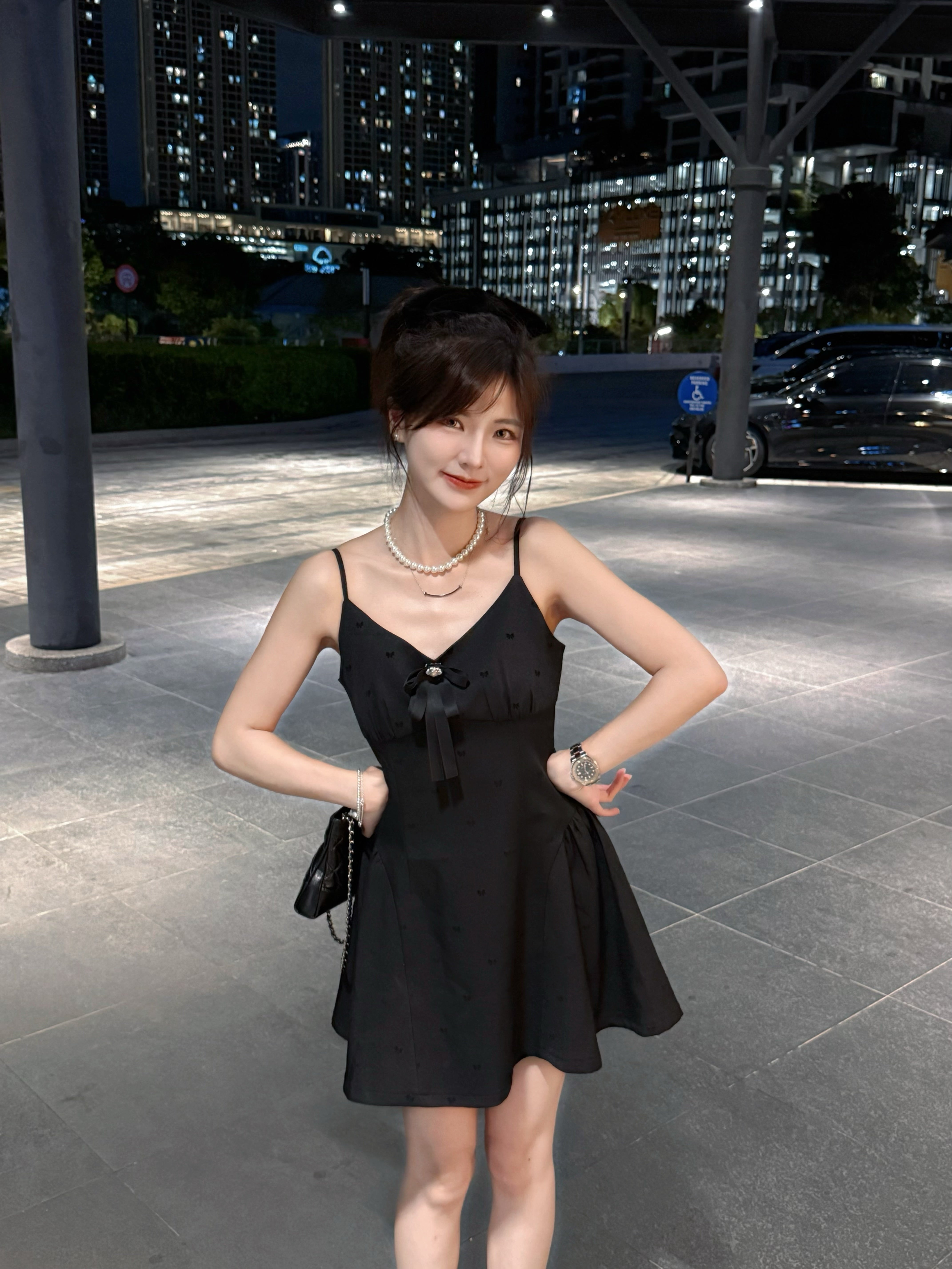 𝘾𝙃𝘼𝙍𝙈𝙀 Muse Black Dress 小黑裙🖤