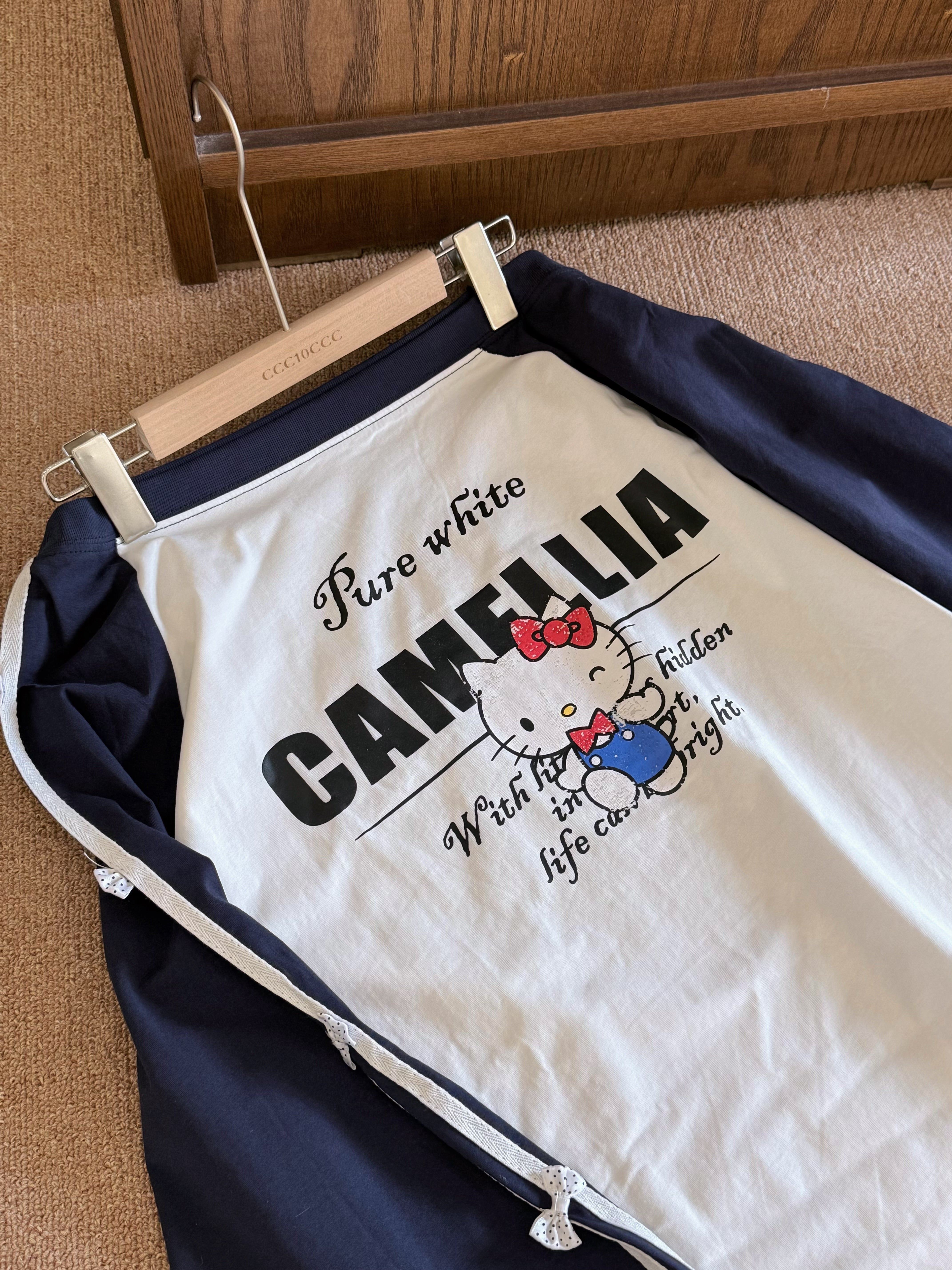 Camellia kitty Top