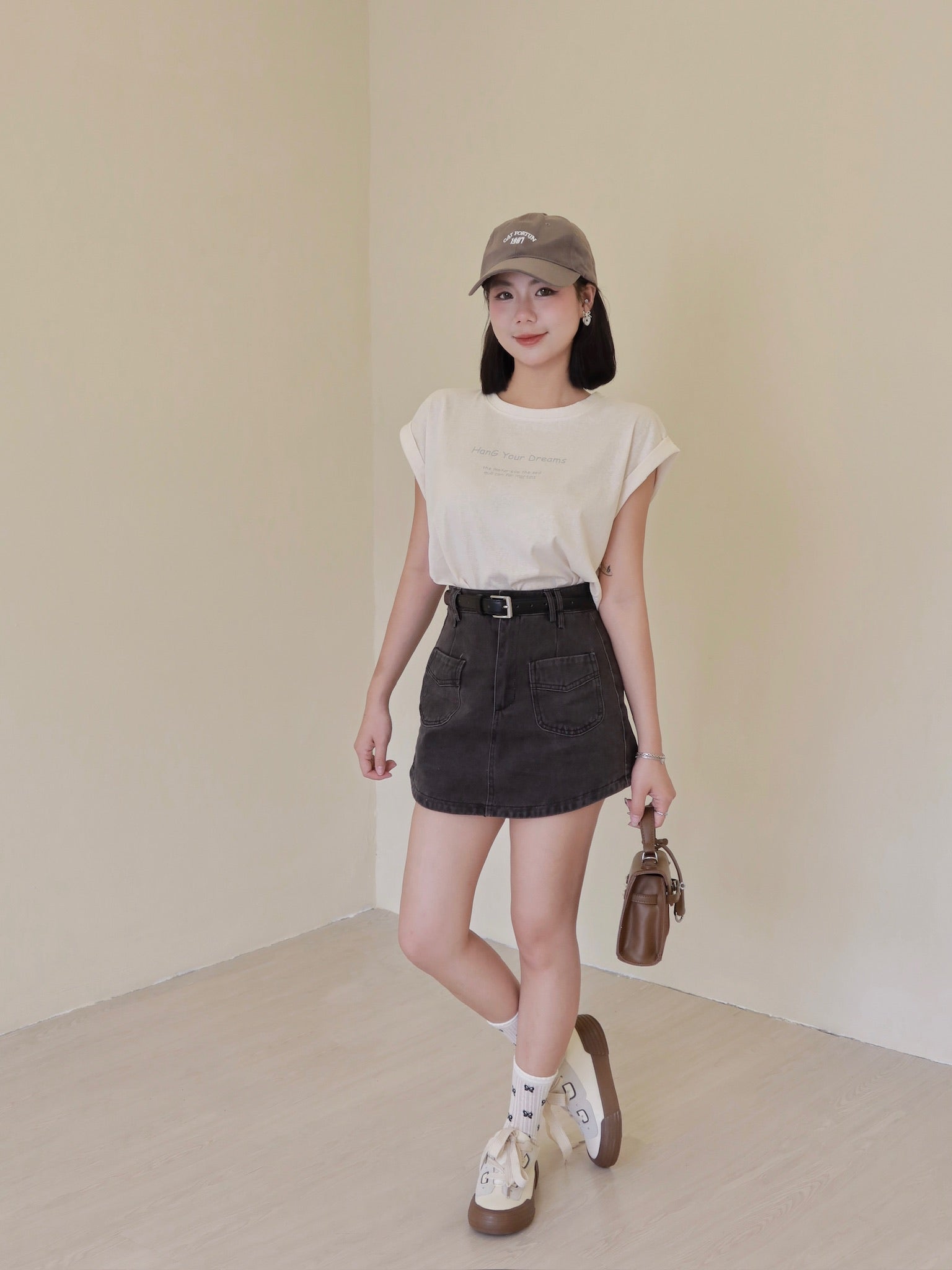 𝘾𝙃𝘼𝙍𝙈𝙀 Luna Skirt 弯月裙 🌙 (Beige)