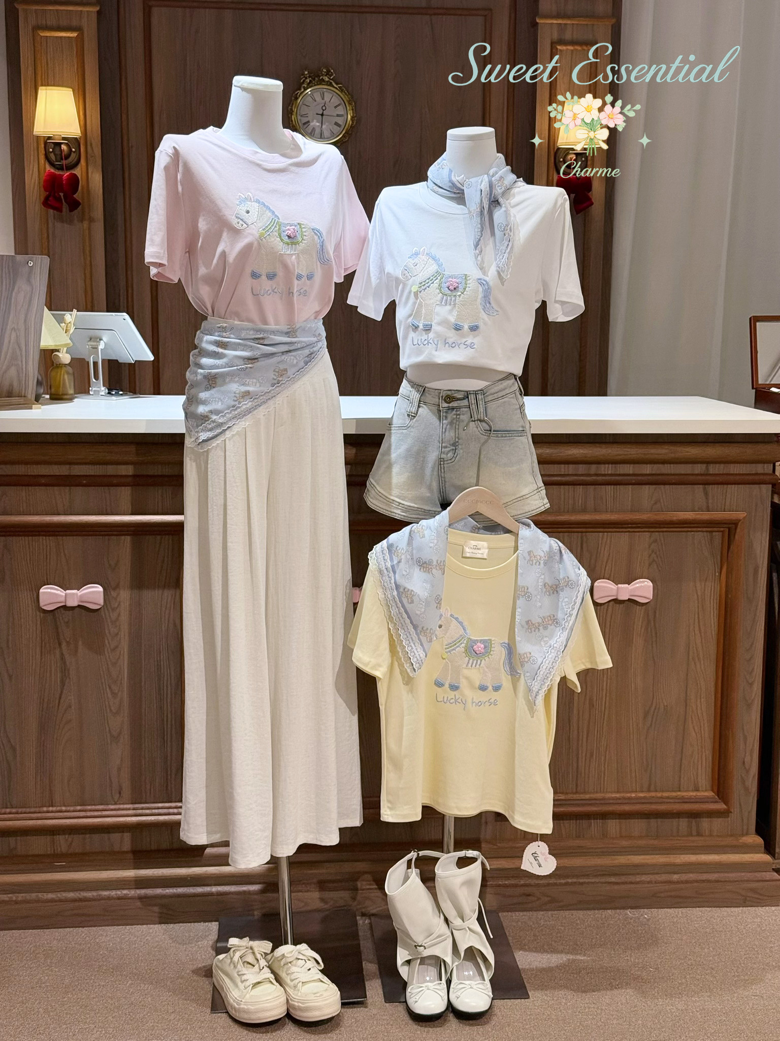 Lucky Horse T-shirt (Free scarf)