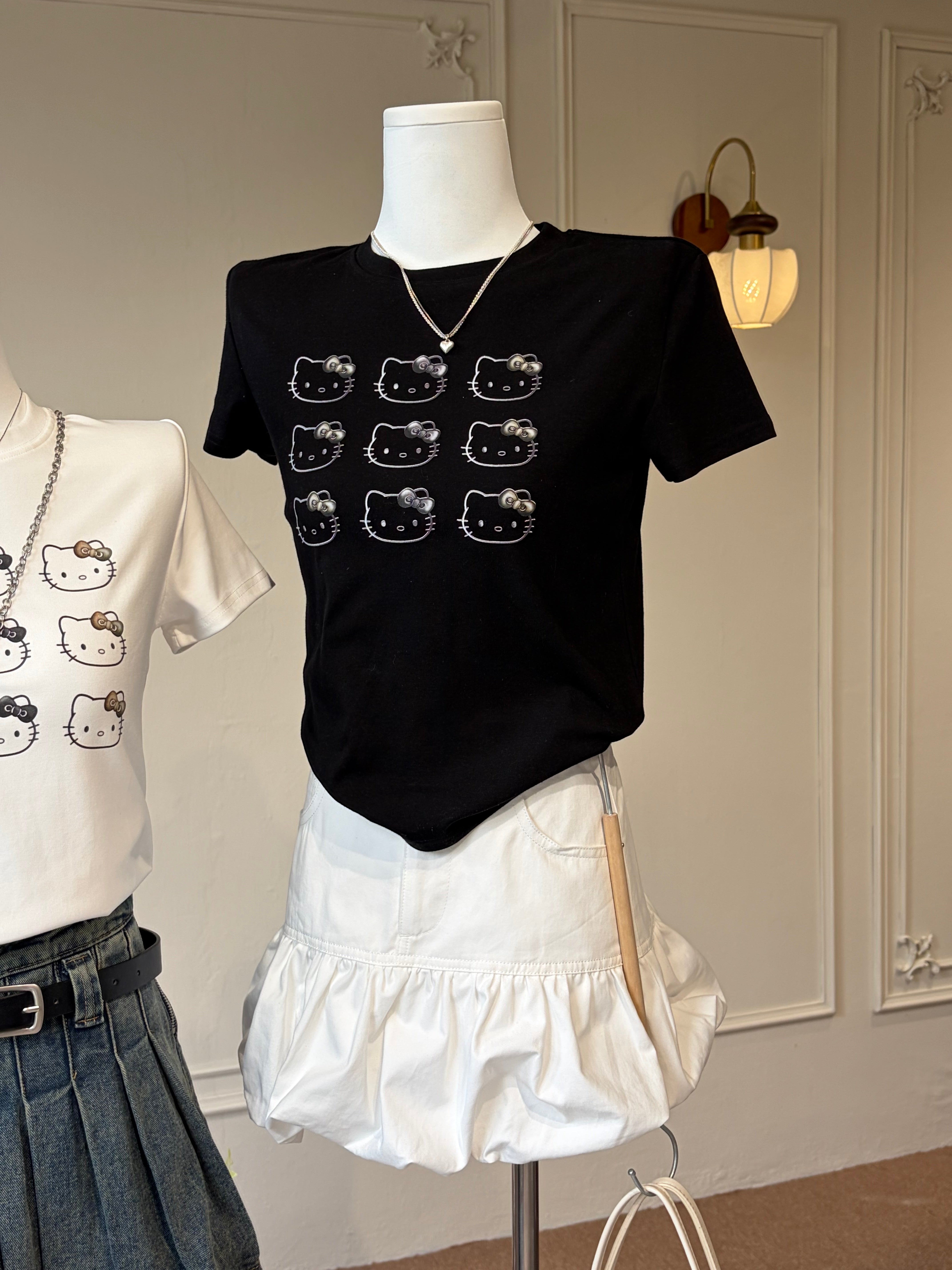 KITTY GRAPHIC TEE