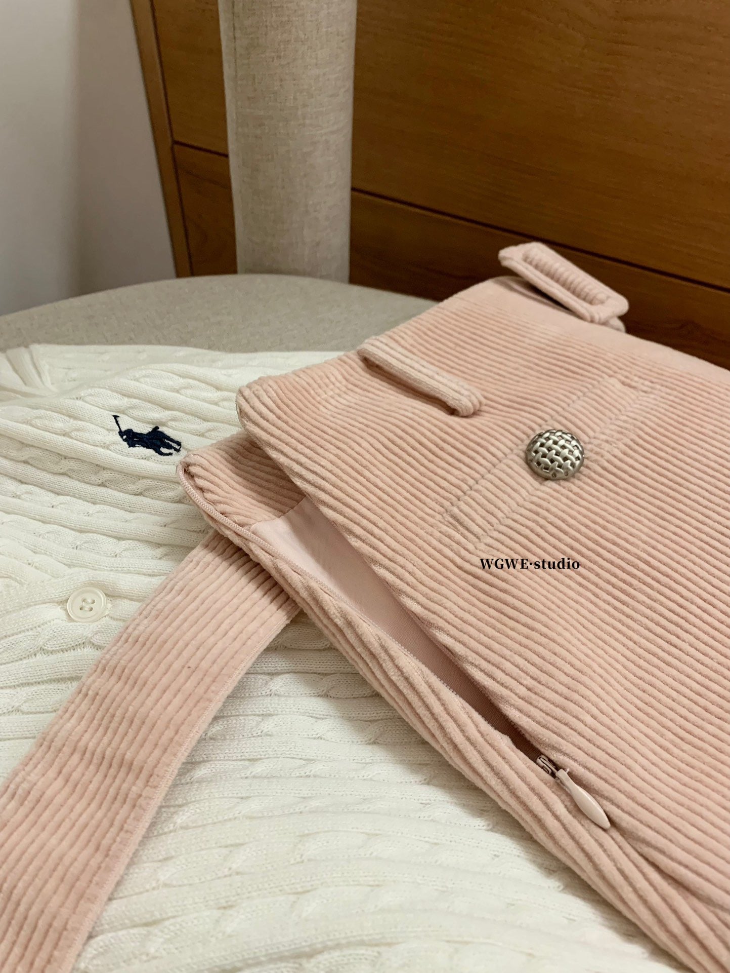 W8818 女神灯芯绒辣妹裙